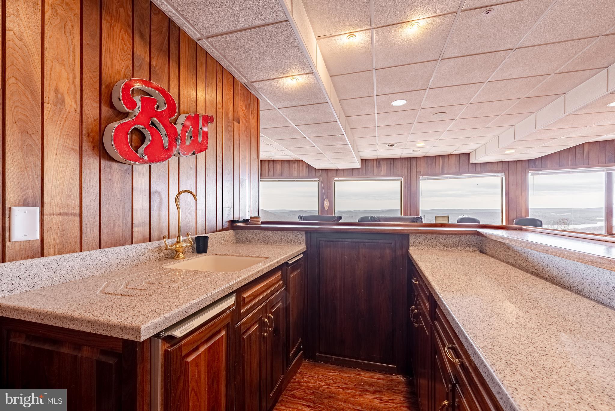 MOUNTAINSIDE - Residential