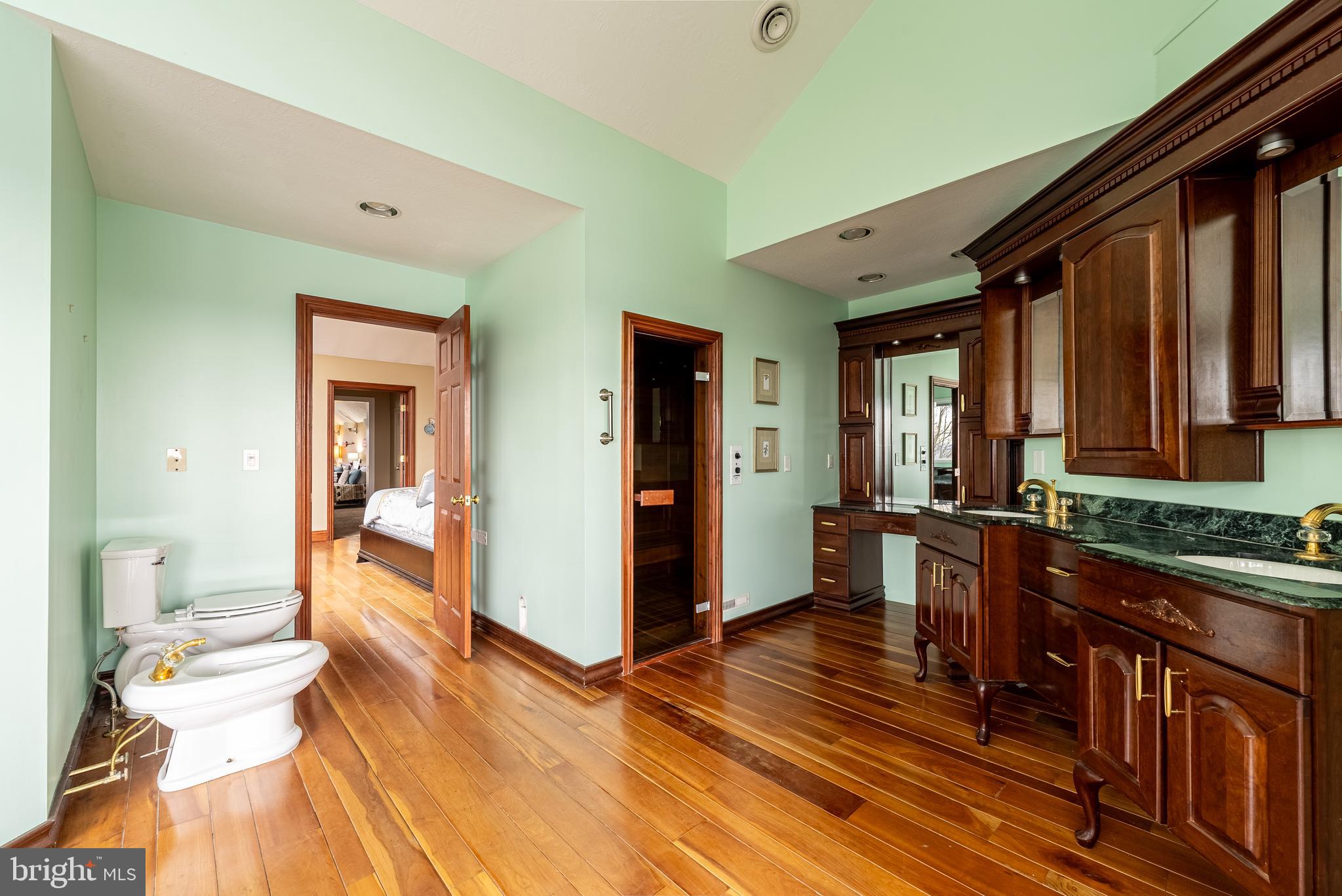 MOUNTAINSIDE - Residential