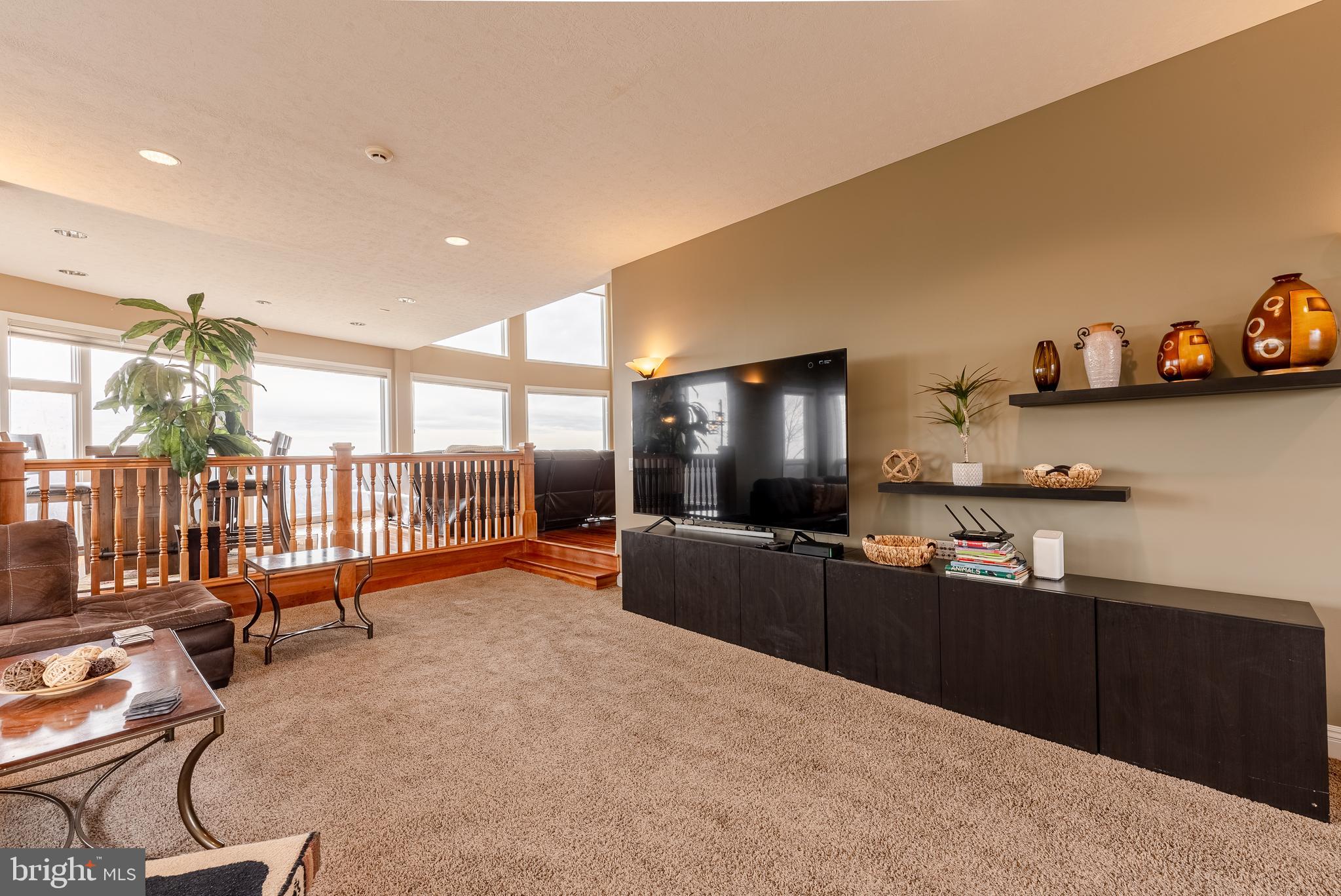 MOUNTAINSIDE - Residential