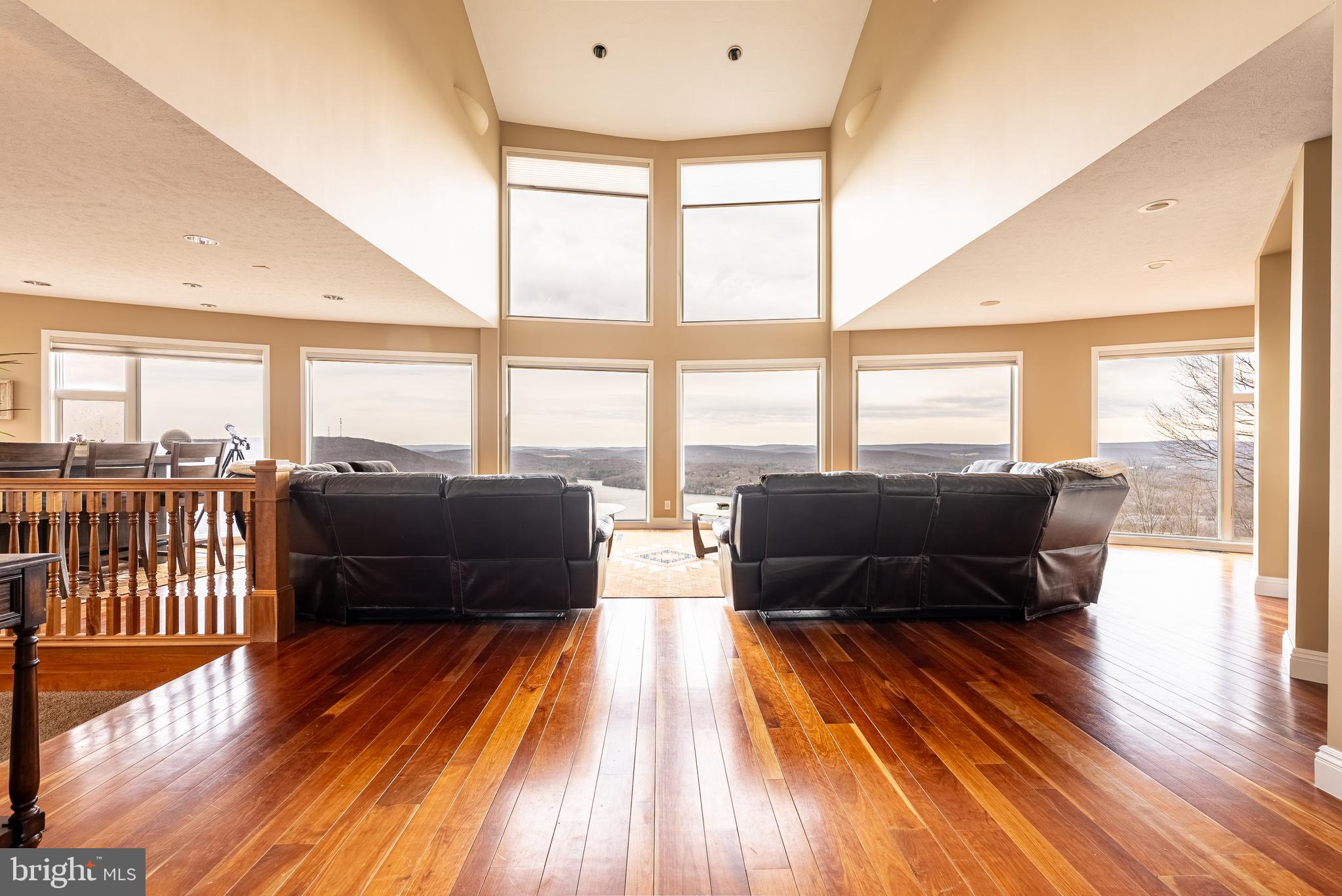 MOUNTAINSIDE - Residential