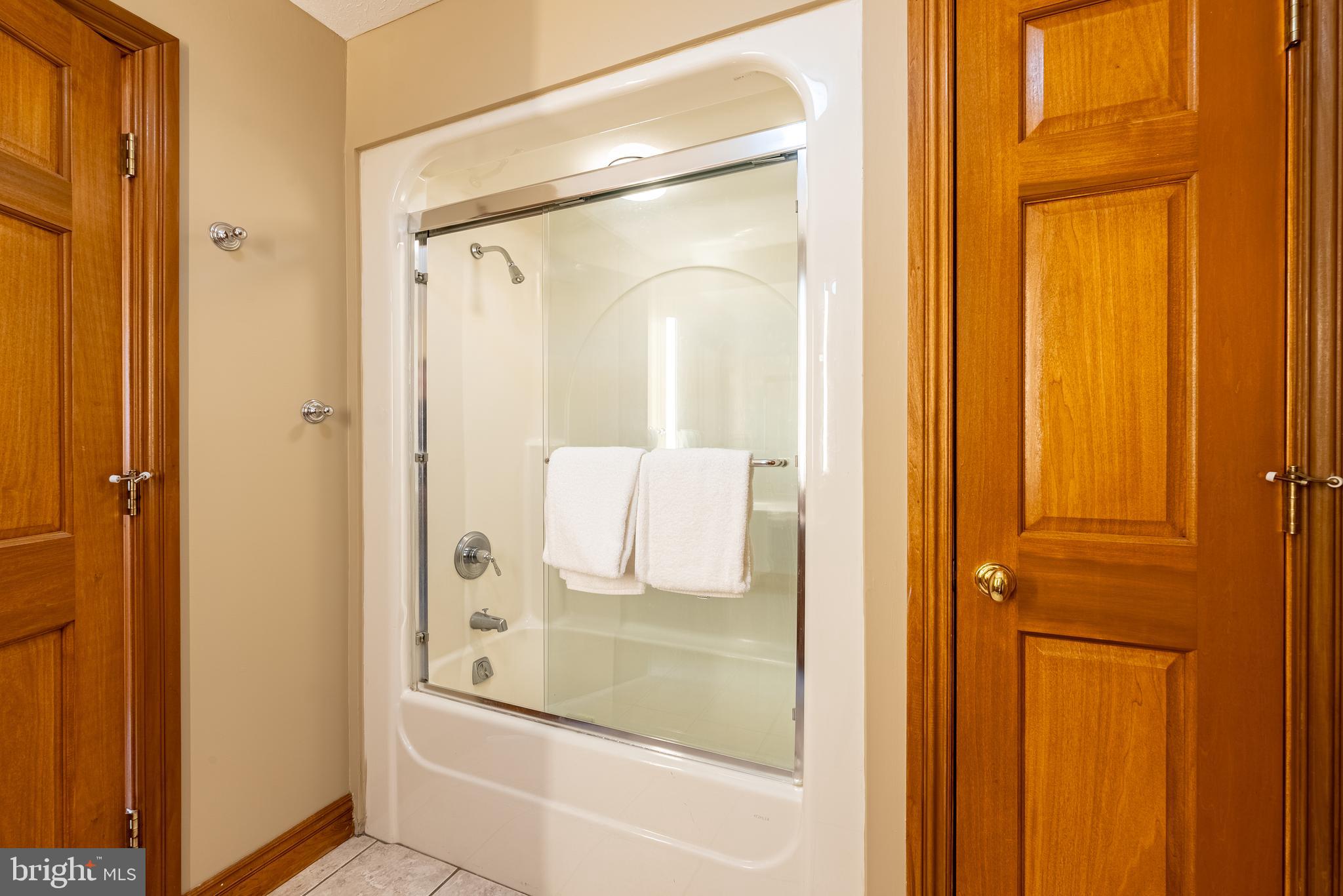 MOUNTAINSIDE - Residential