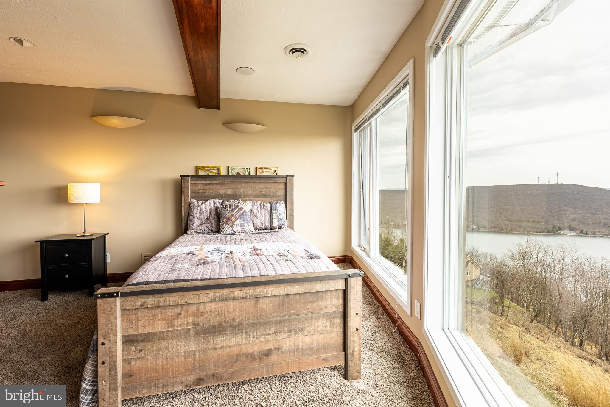 MOUNTAINSIDE - Residential