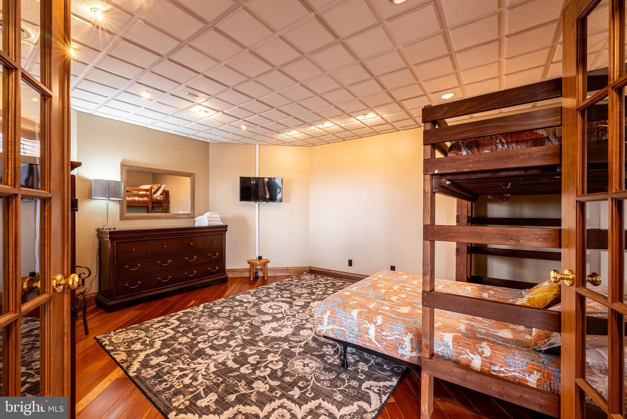 MOUNTAINSIDE - Residential