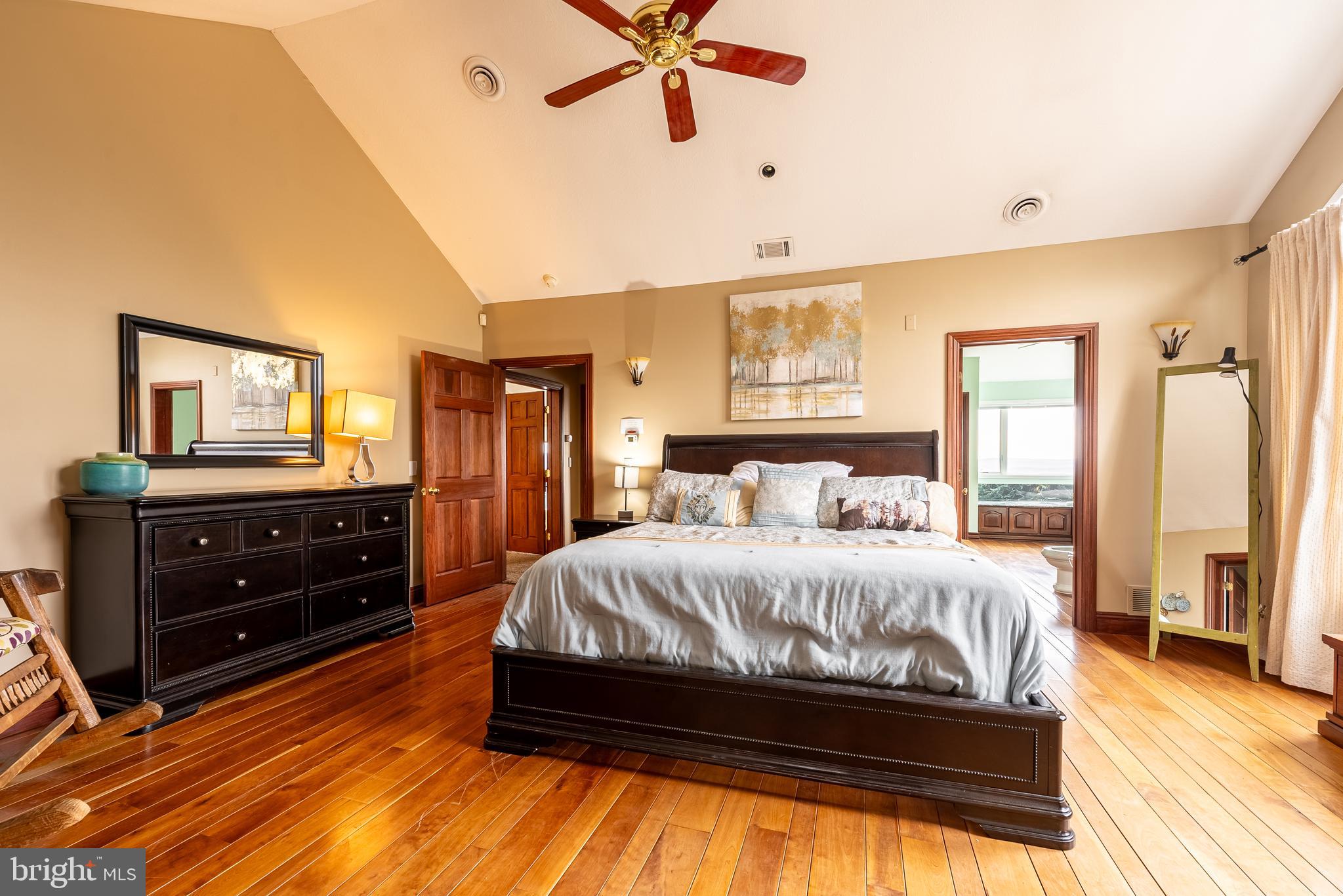 MOUNTAINSIDE - Residential