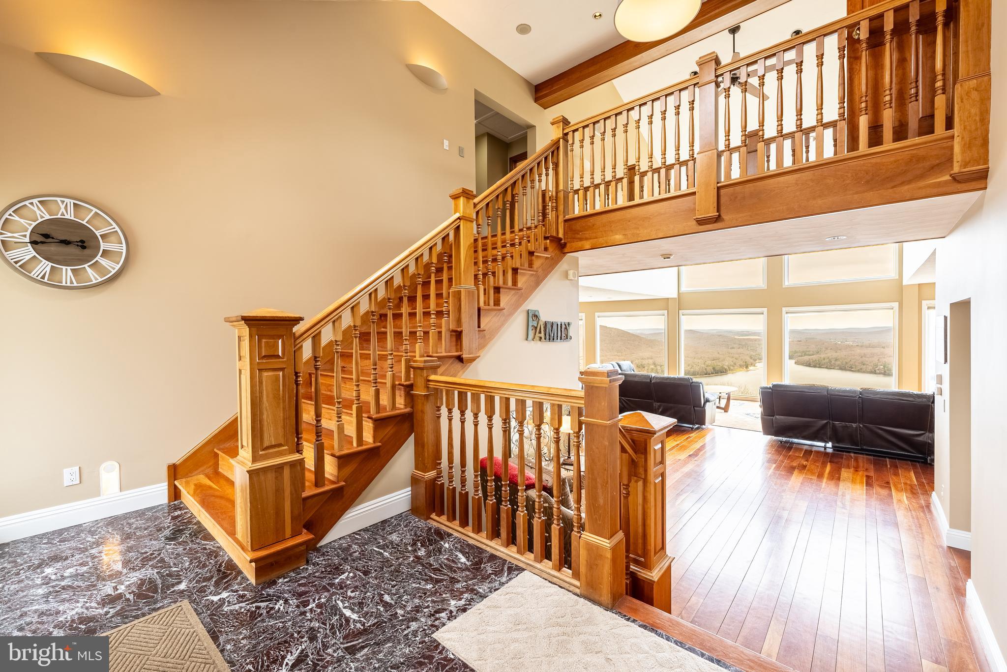 MOUNTAINSIDE - Residential