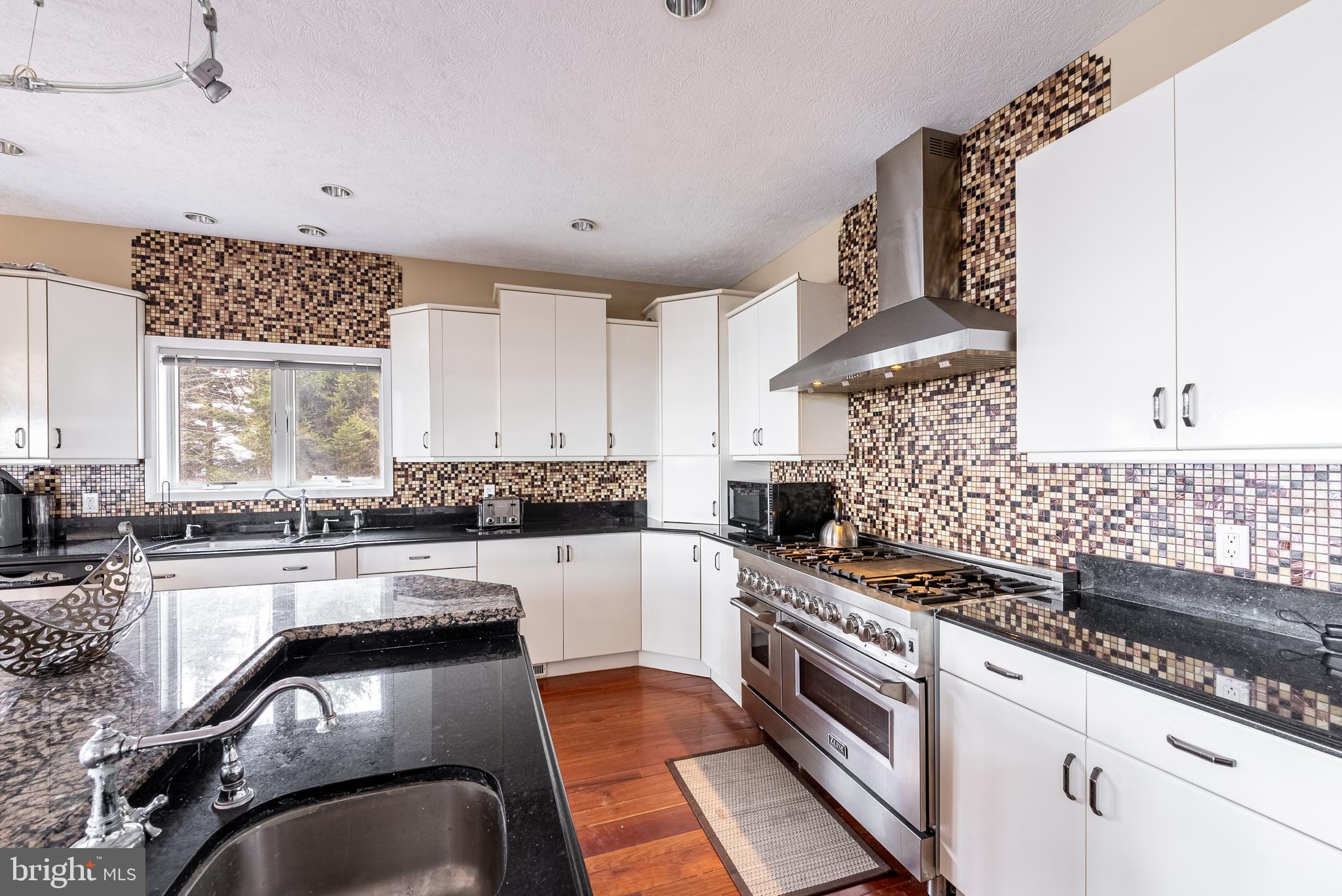 MOUNTAINSIDE - Residential