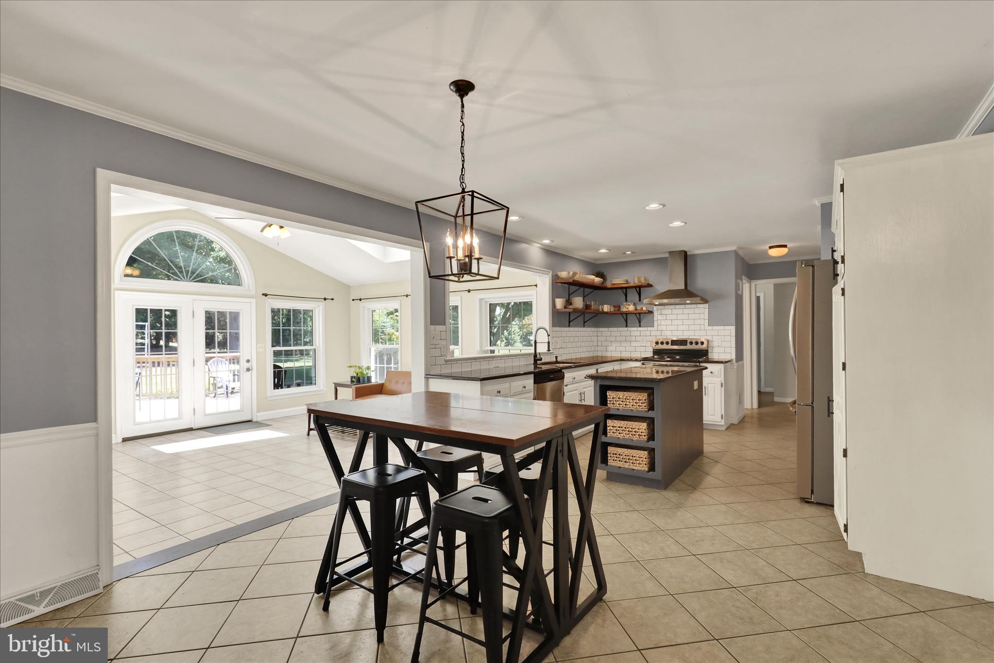 557 MAGNOLIA DRIVE