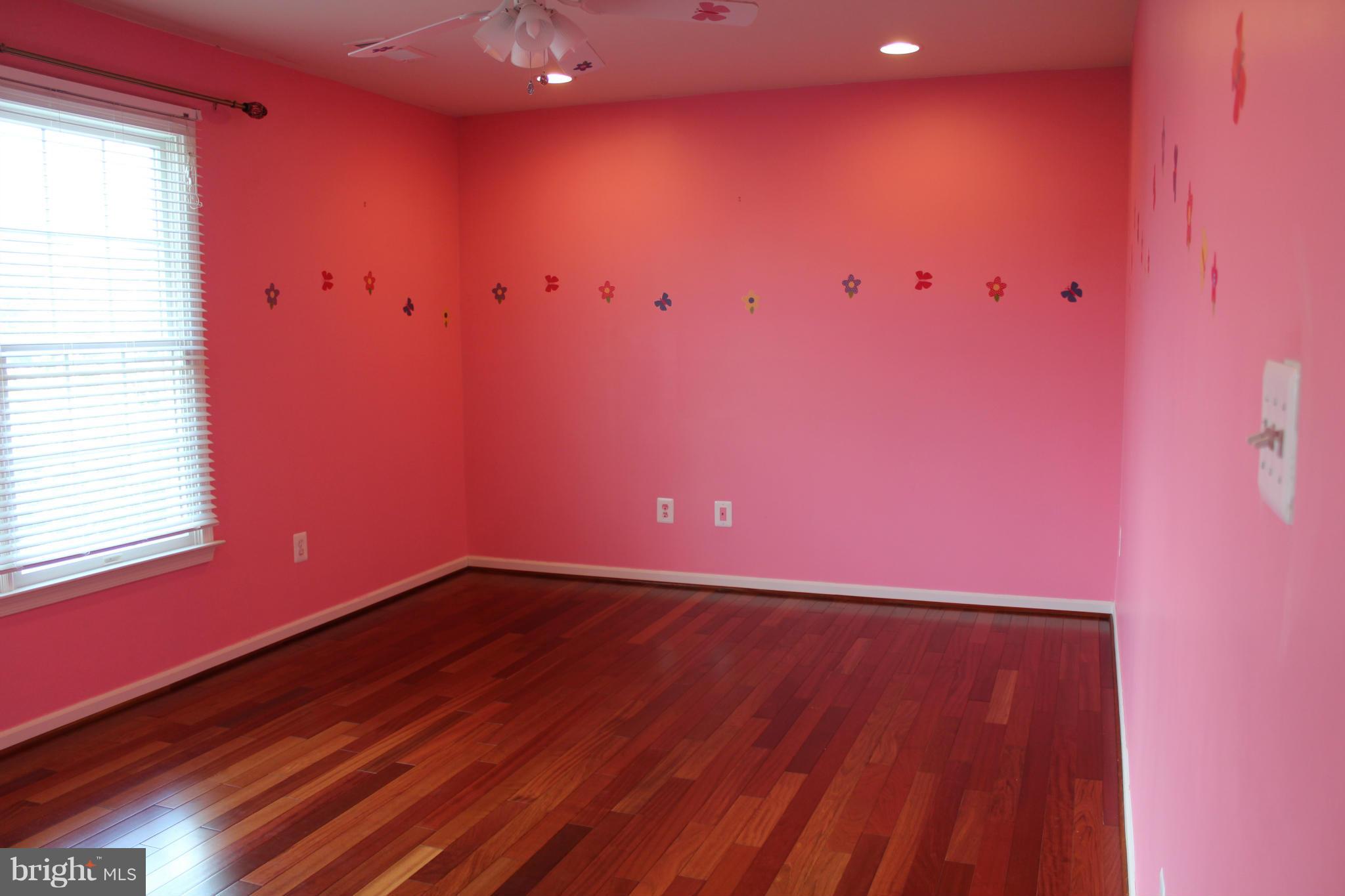 LOUDOUN VALLEY ESTATES 2 - Residential Lease