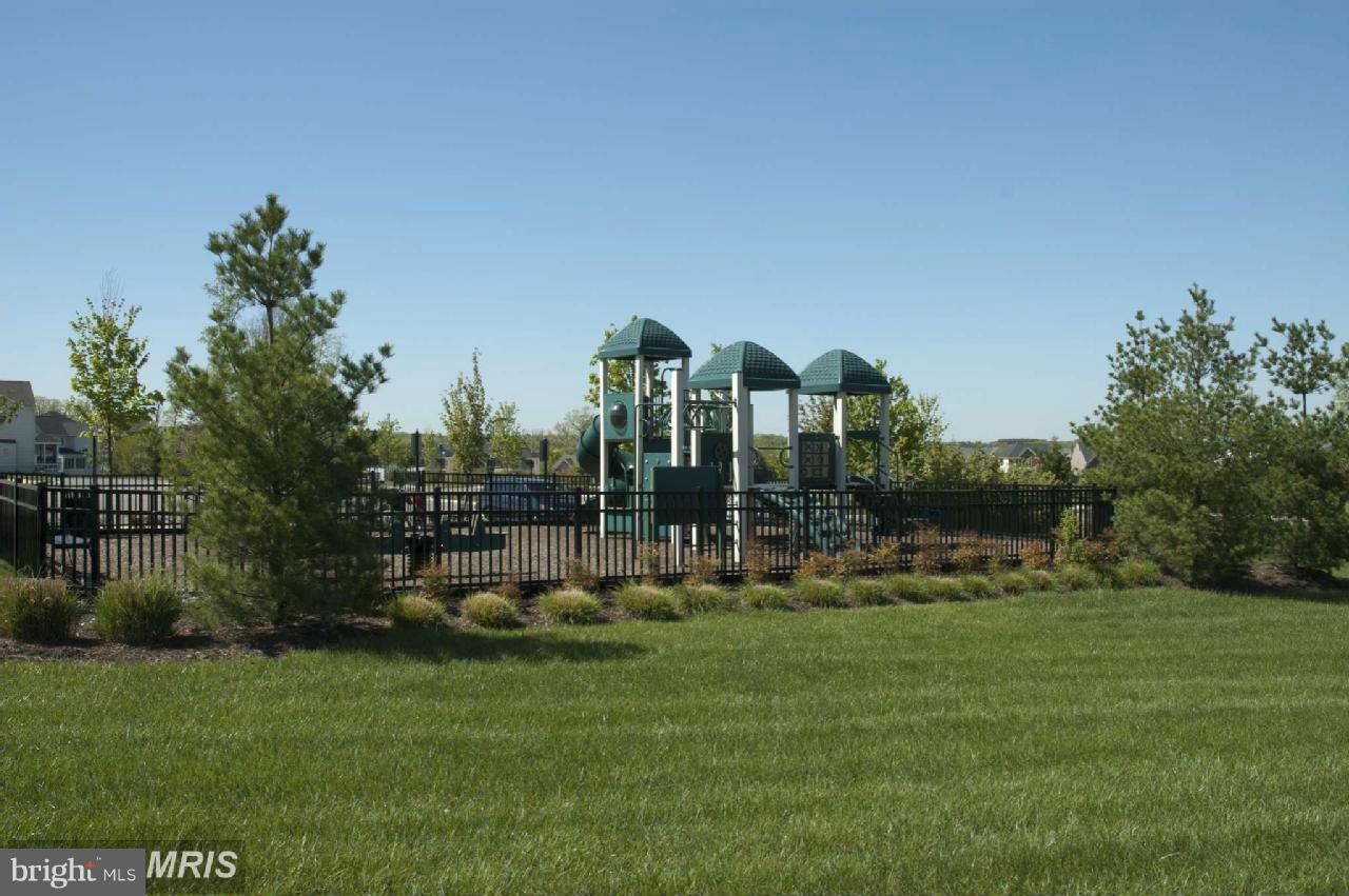 LOUDOUN VALLEY ESTATES 2 - Residential Lease