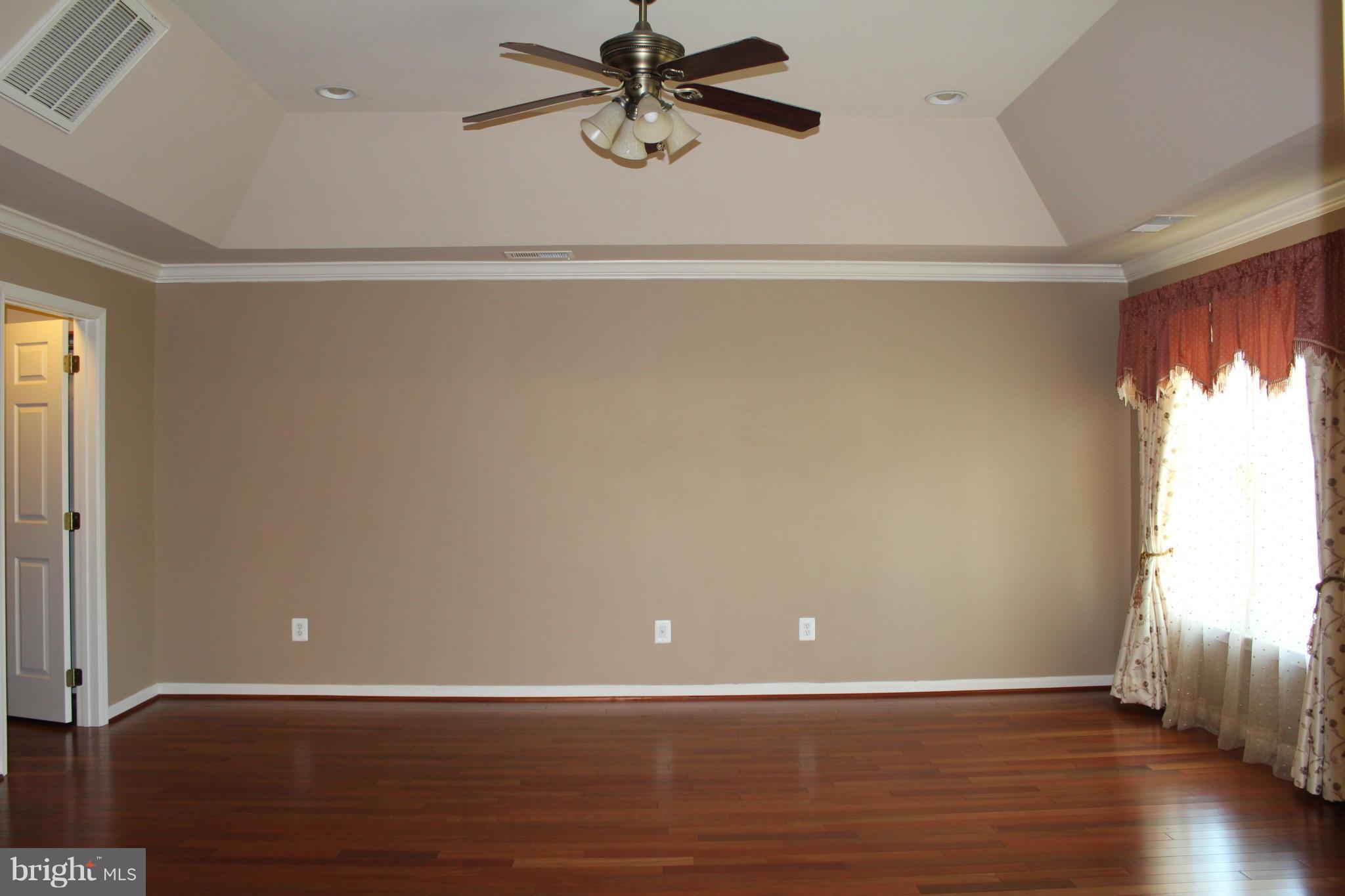 LOUDOUN VALLEY ESTATES 2 - Residential Lease