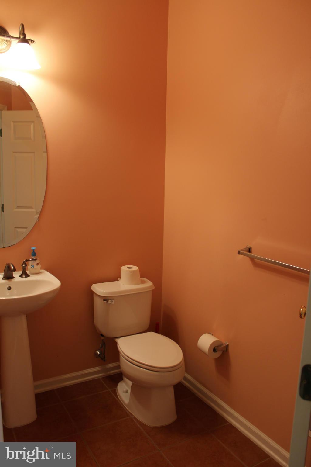 LOUDOUN VALLEY ESTATES 2 - Residential Lease