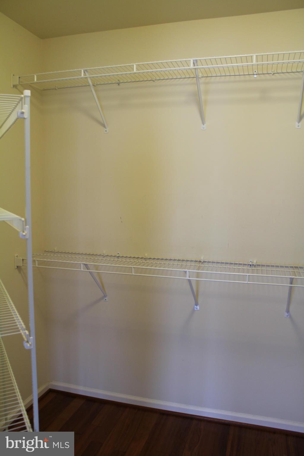 LOUDOUN VALLEY ESTATES 2 - Residential Lease