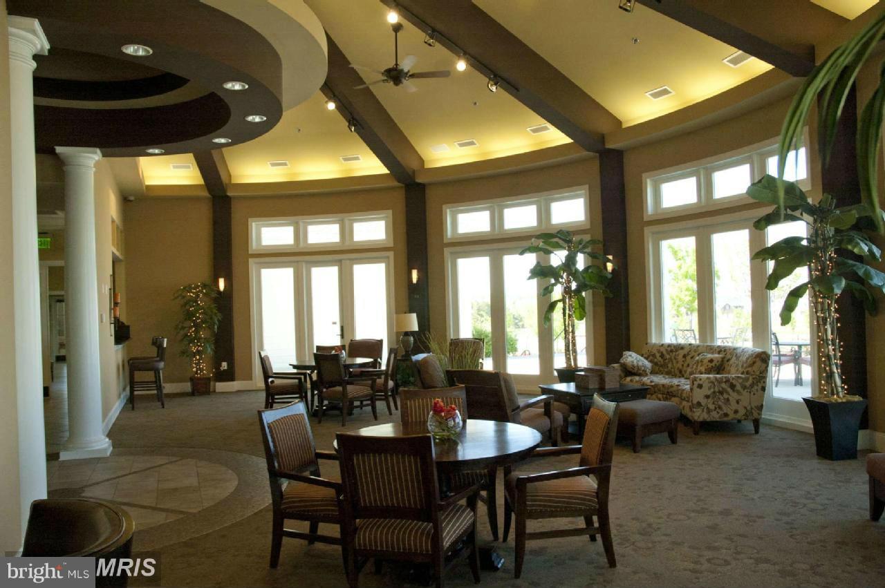 LOUDOUN VALLEY ESTATES 2 - Residential Lease