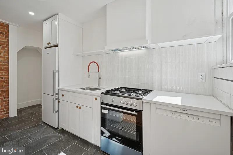 LUDLOW - Residential Lease