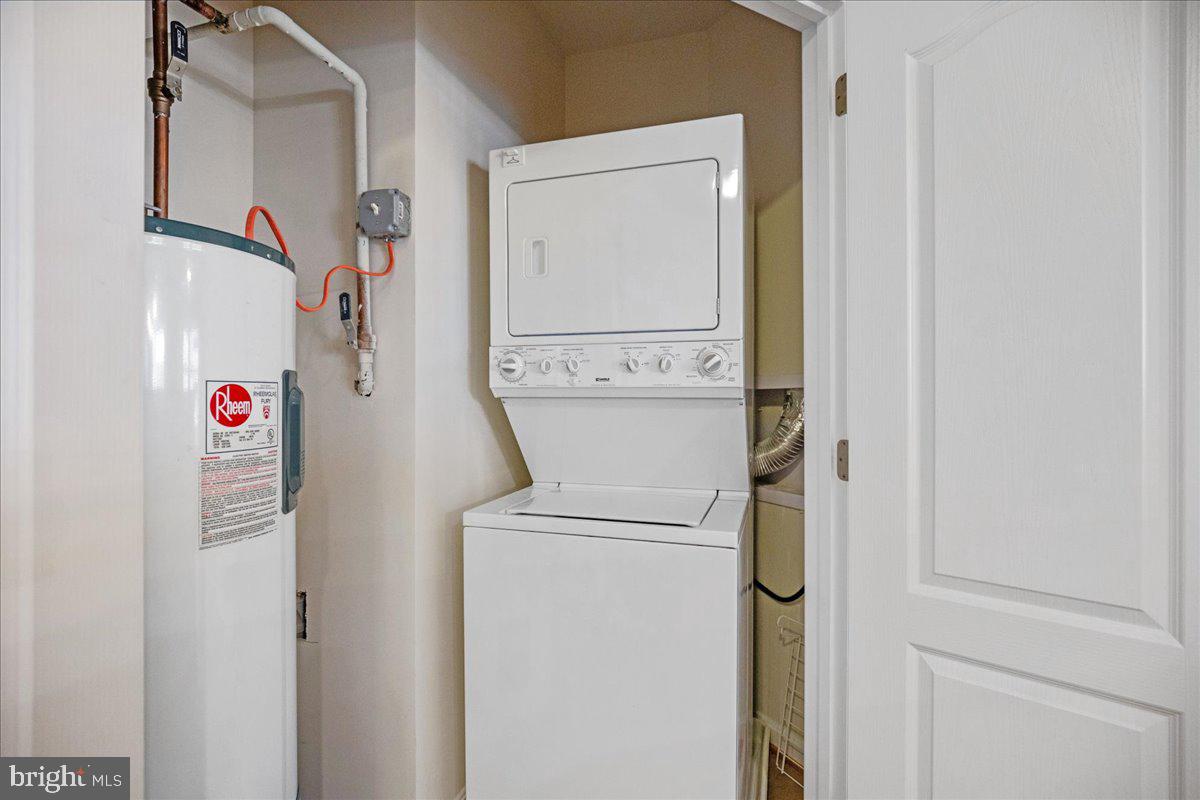 OYSTER BAY CONDOMINIUMS - Residential