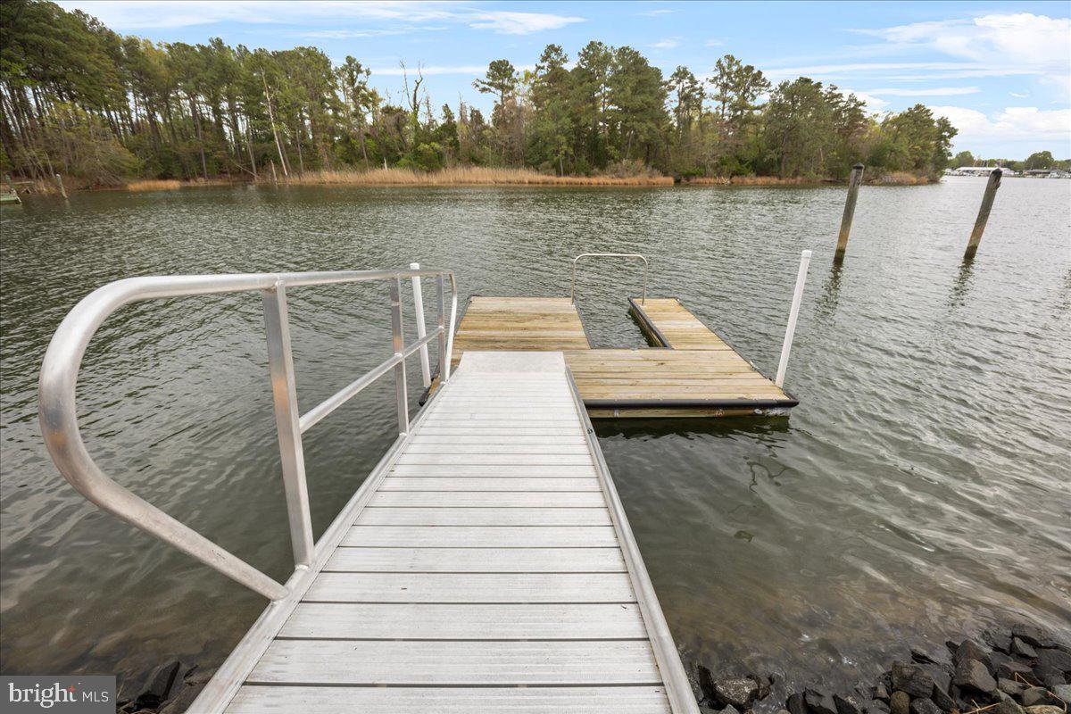 OYSTER BAY CONDOMINIUMS - Residential