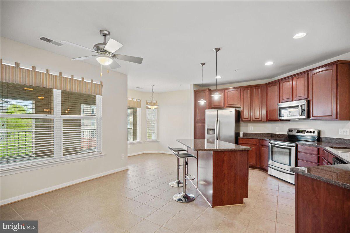 OYSTER BAY CONDOMINIUMS - Residential