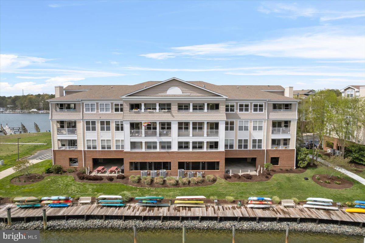 OYSTER BAY CONDOMINIUMS - Residential