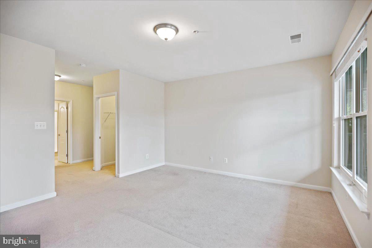 OYSTER BAY CONDOMINIUMS - Residential