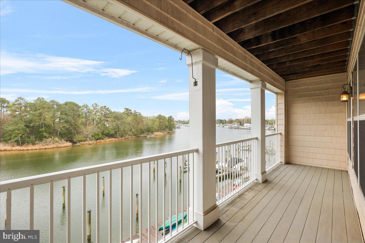 823 OYSTER BAY PLACE 302