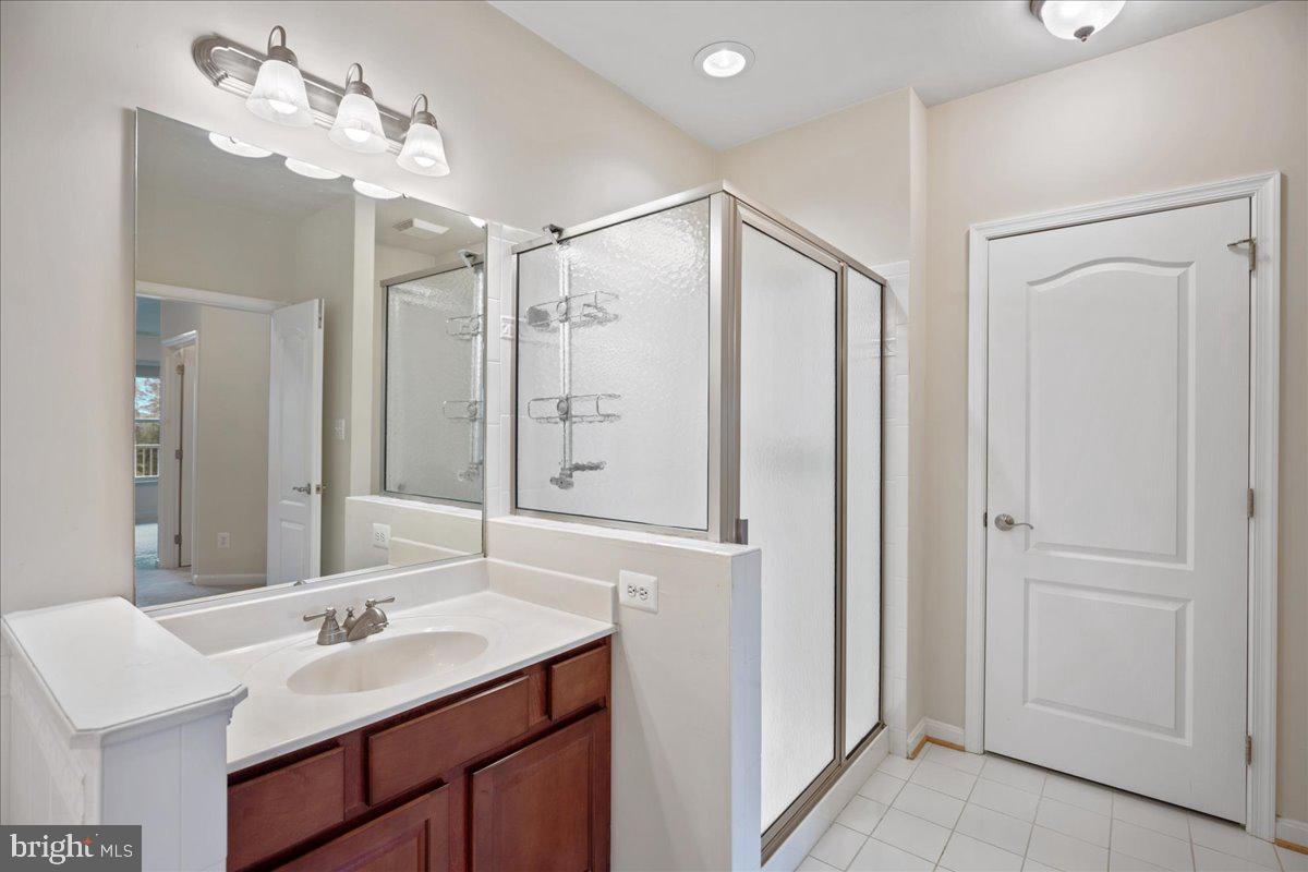 OYSTER BAY CONDOMINIUMS - Residential