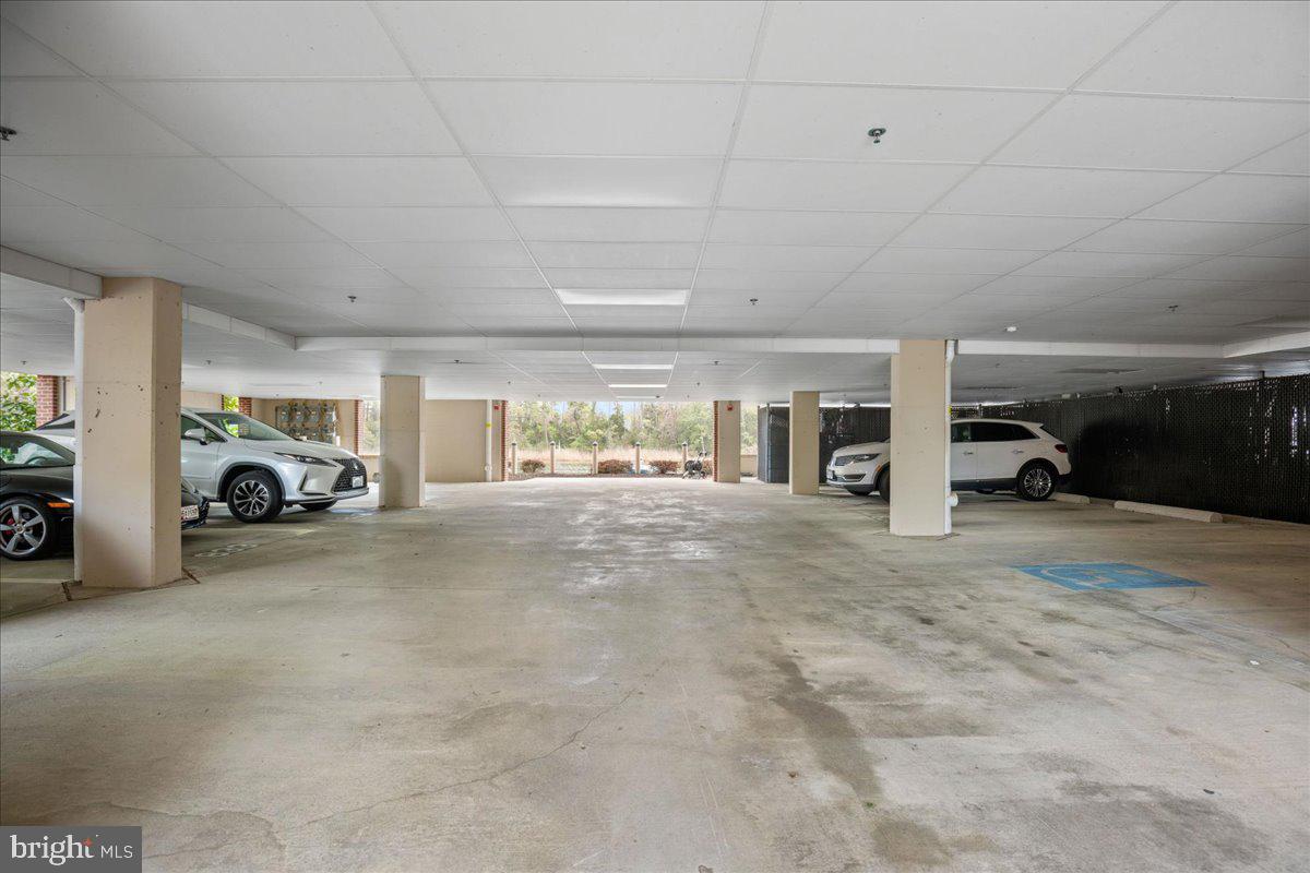 OYSTER BAY CONDOMINIUMS - Residential