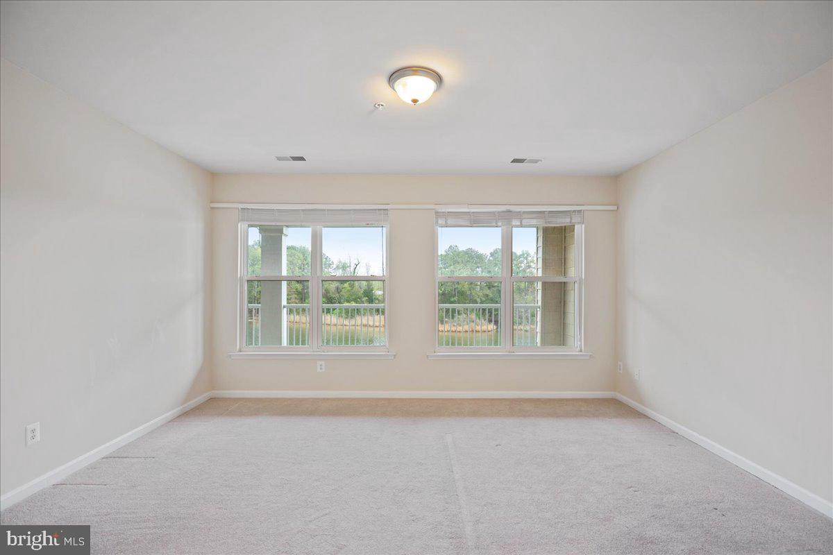 OYSTER BAY CONDOMINIUMS - Residential