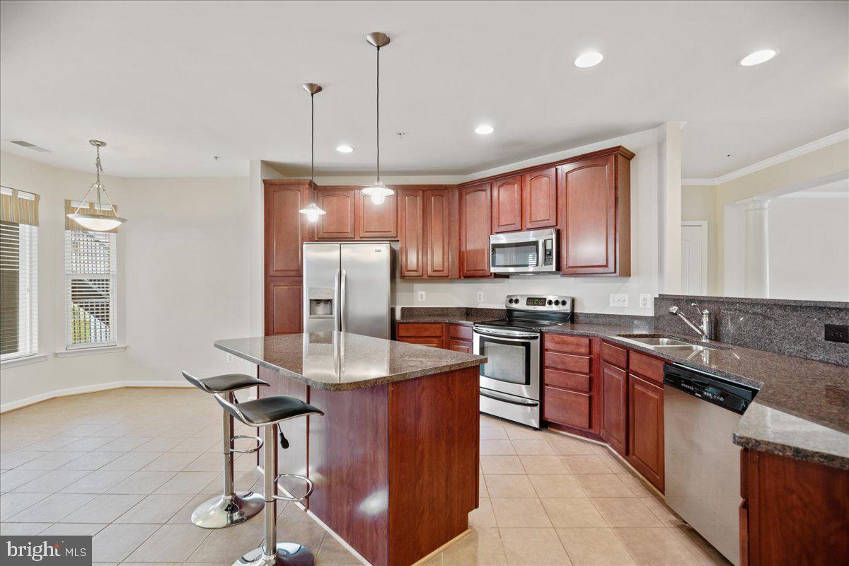 OYSTER BAY CONDOMINIUMS - Residential