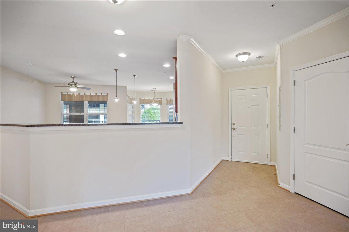 OYSTER BAY CONDOMINIUMS - Residential