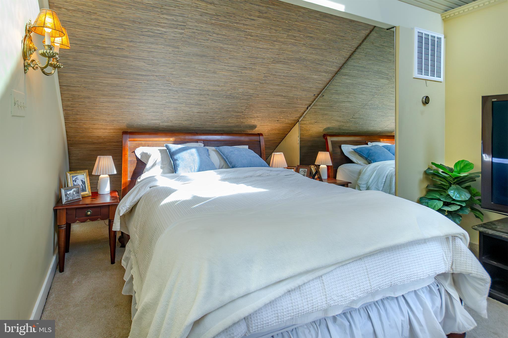 ROCKLAND VILLAGE - Residential