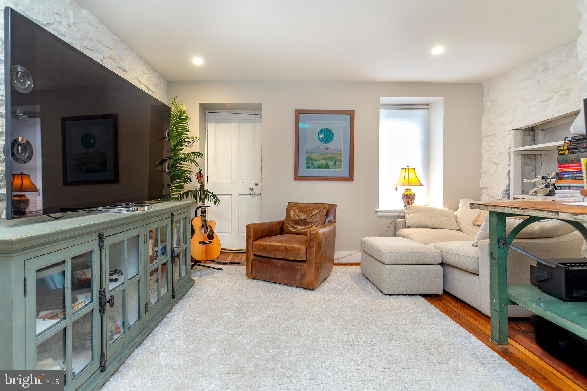 ROCKLAND VILLAGE - Residential