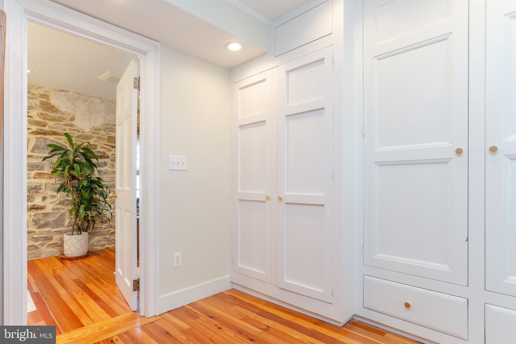 ROCKLAND VILLAGE - Residential