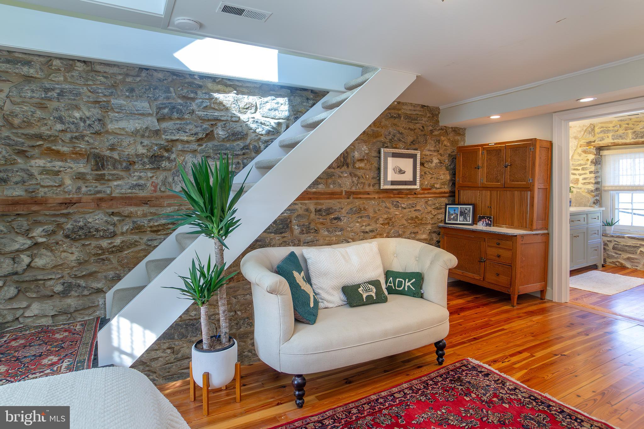 ROCKLAND VILLAGE - Residential