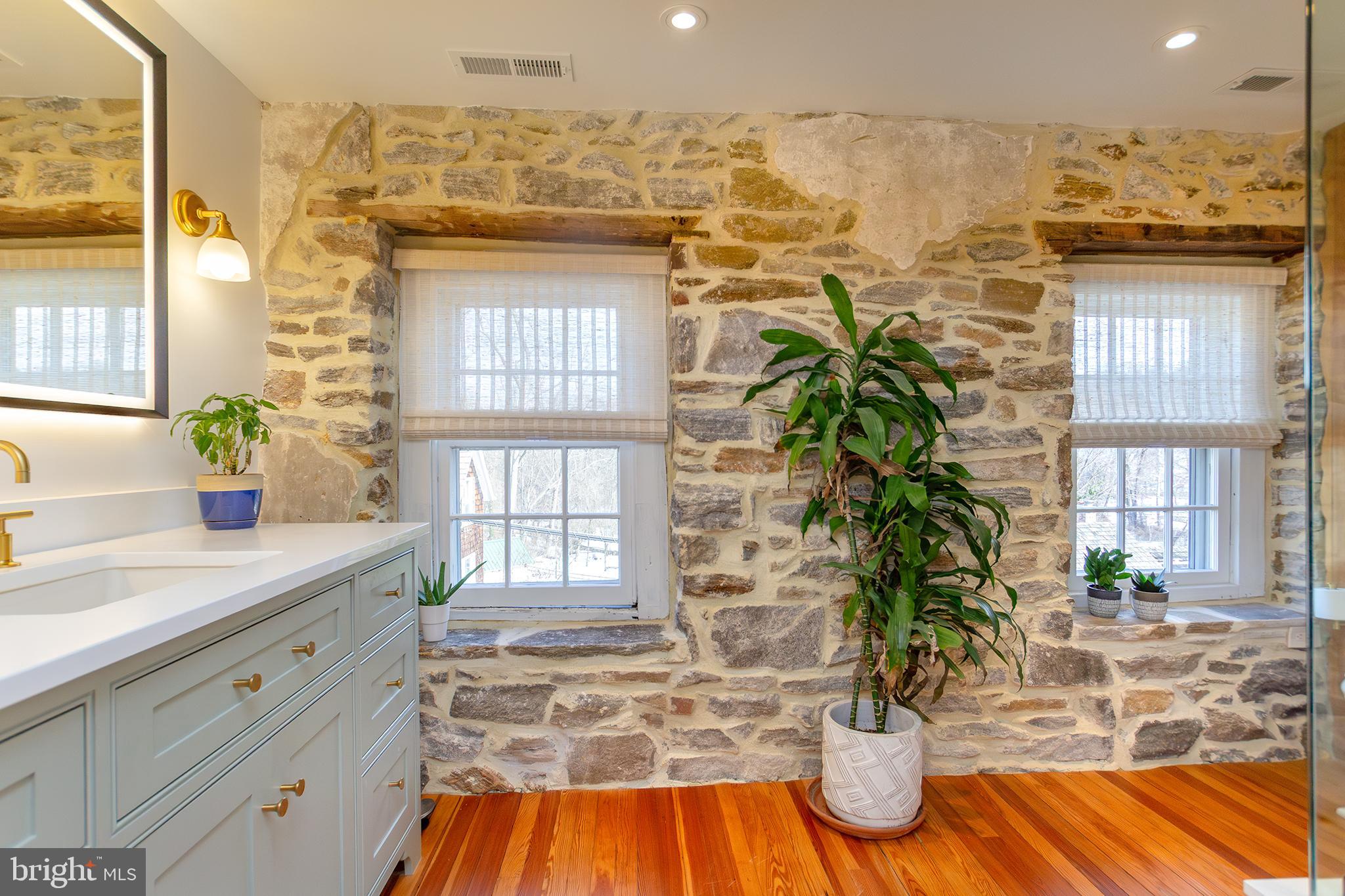 ROCKLAND VILLAGE - Residential