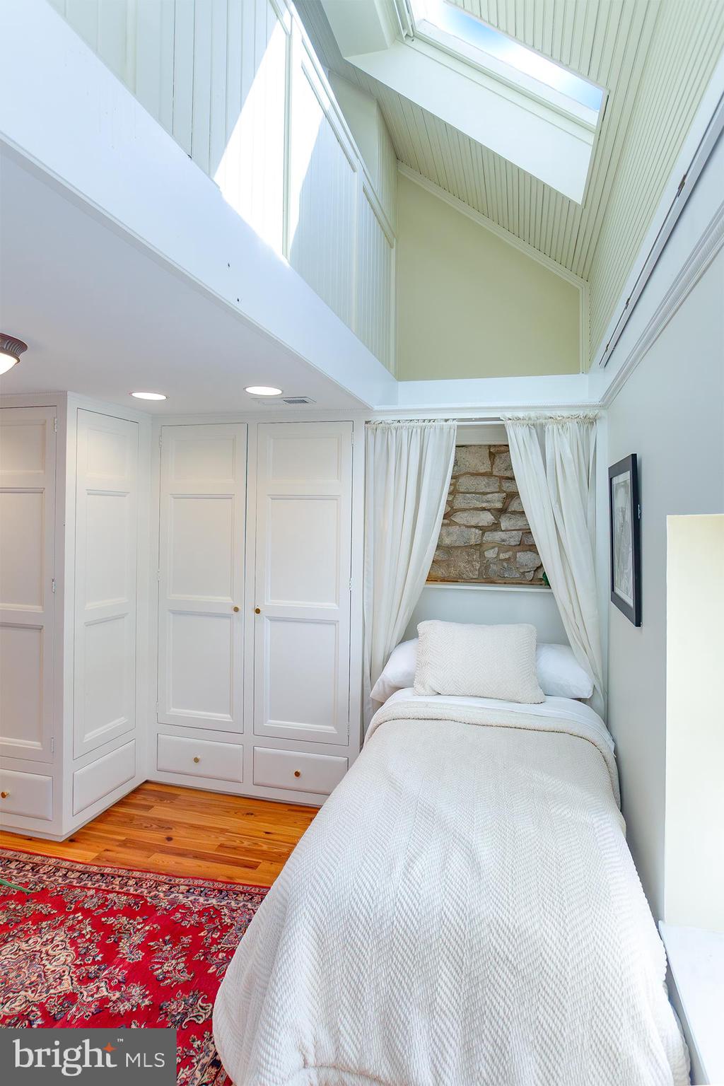 ROCKLAND VILLAGE - Residential