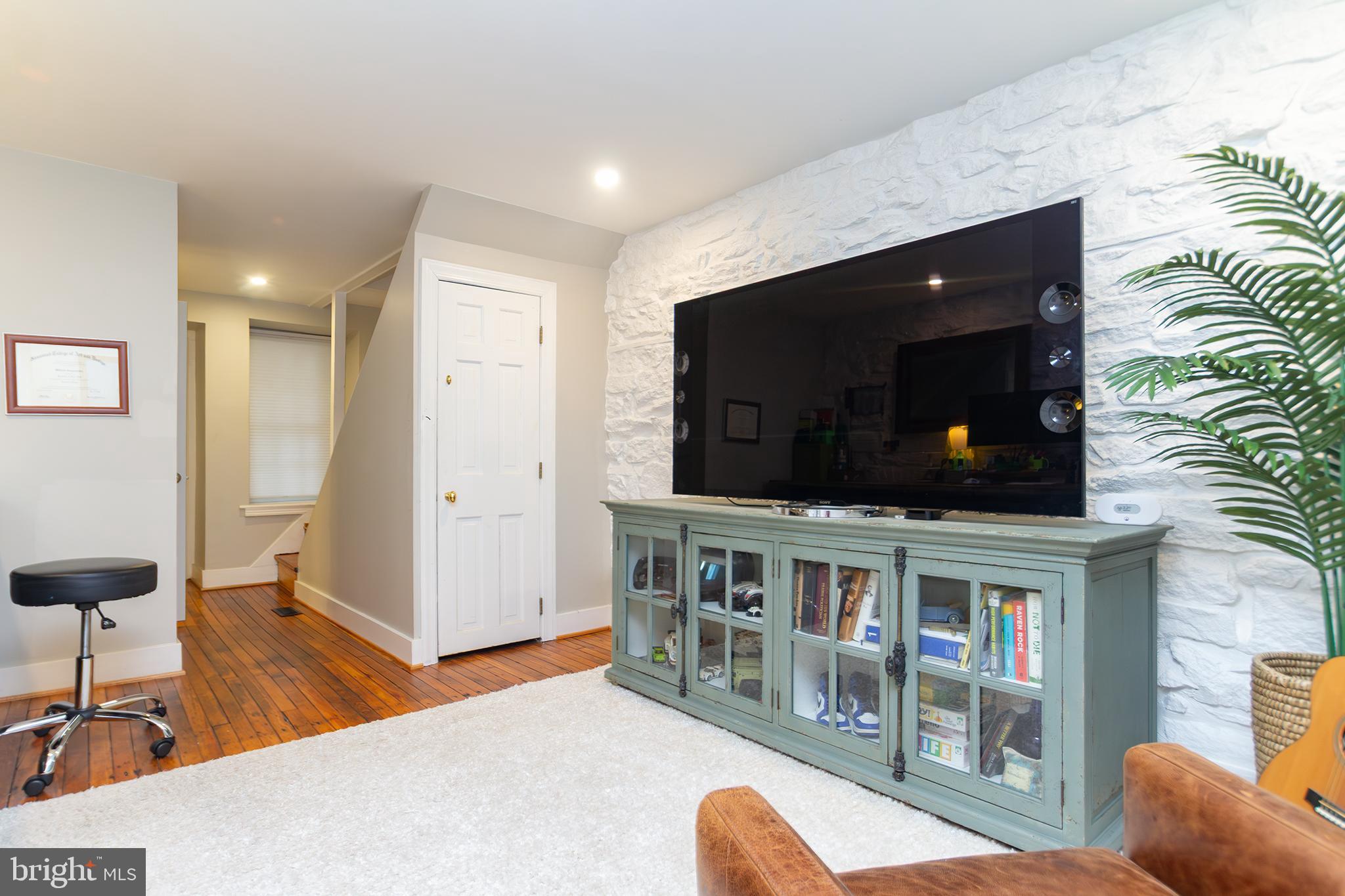 ROCKLAND VILLAGE - Residential