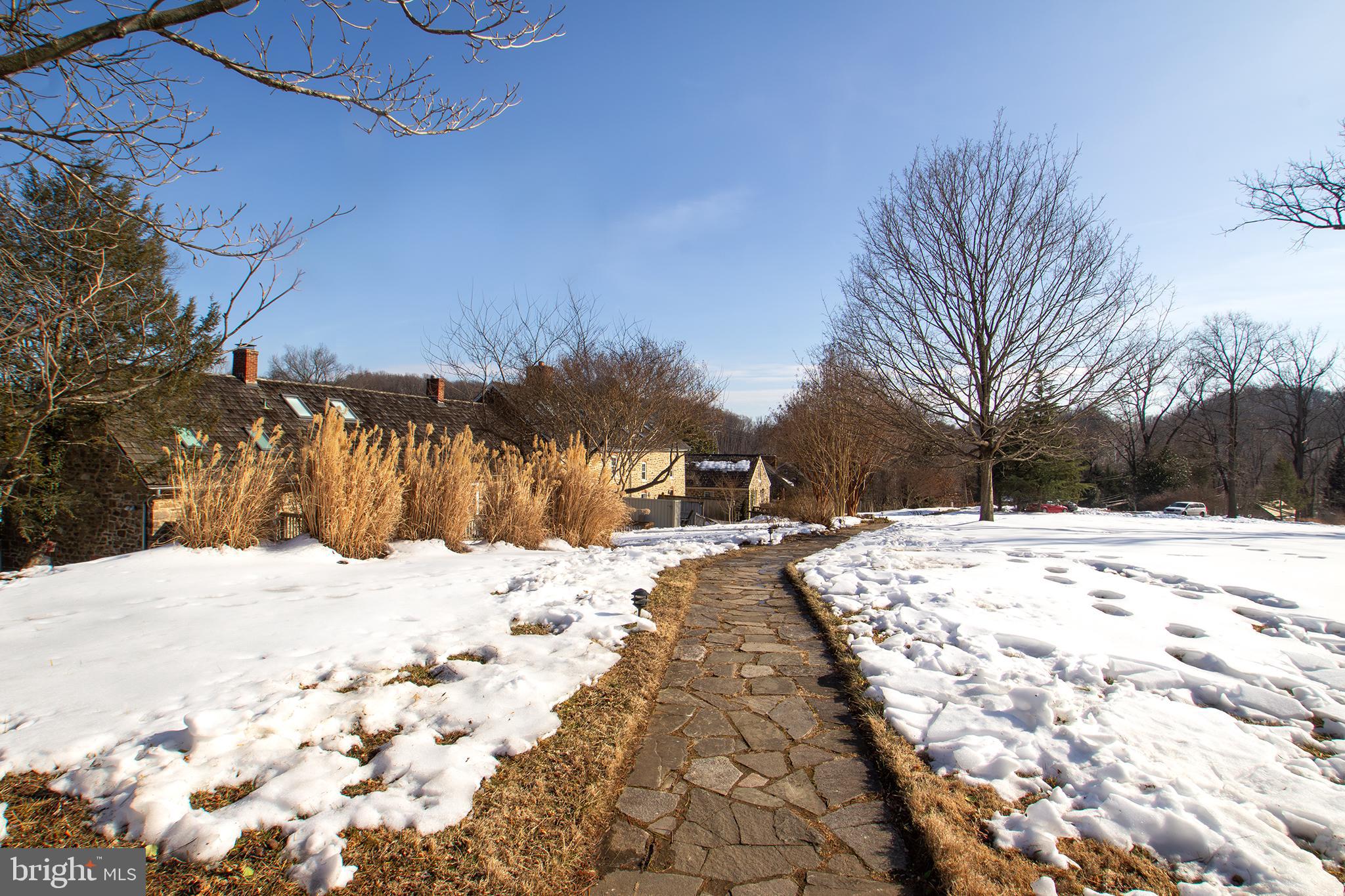 ROCKLAND VILLAGE - Residential