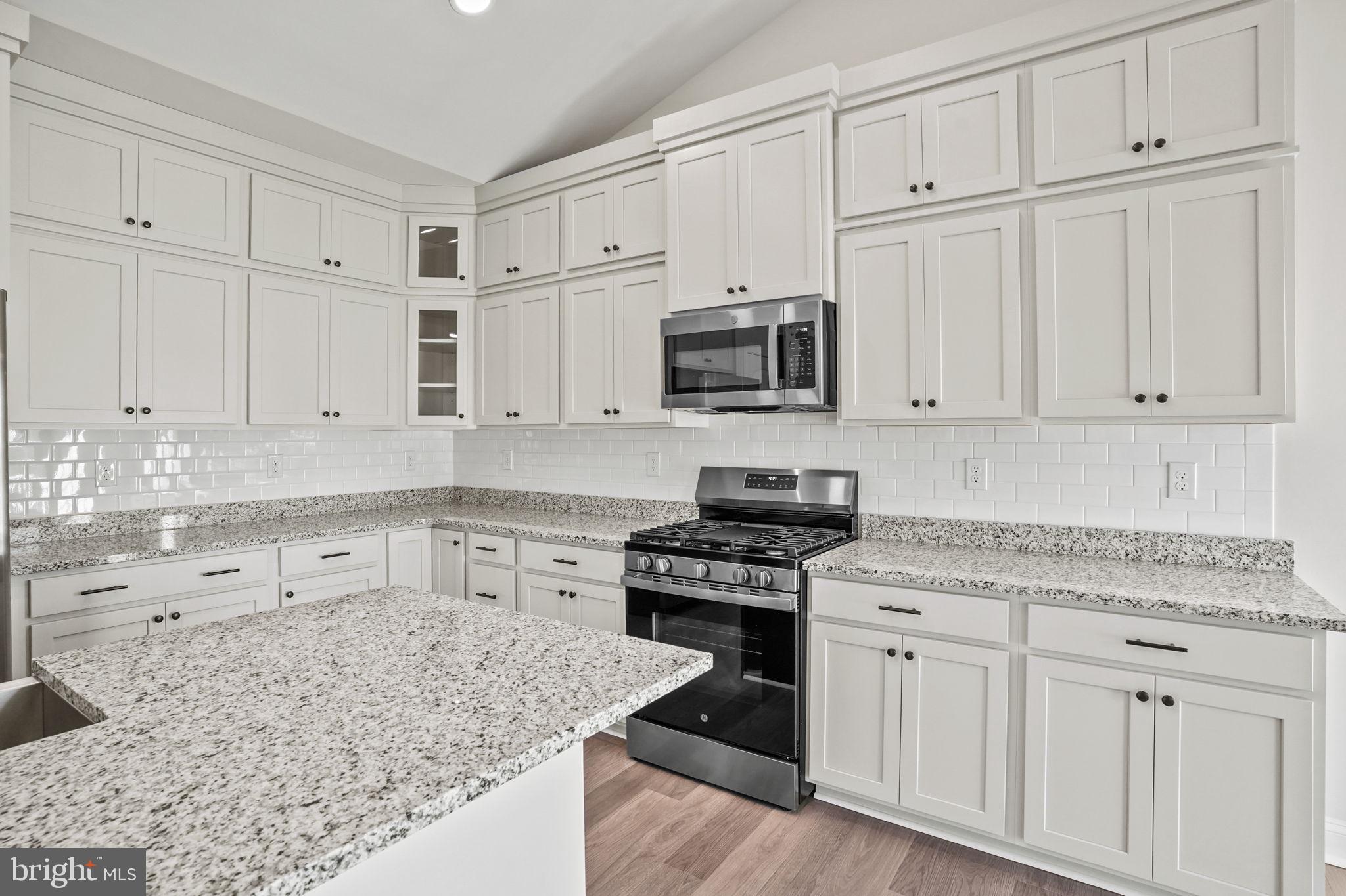 THE VINES OF SANDHILL - Residential