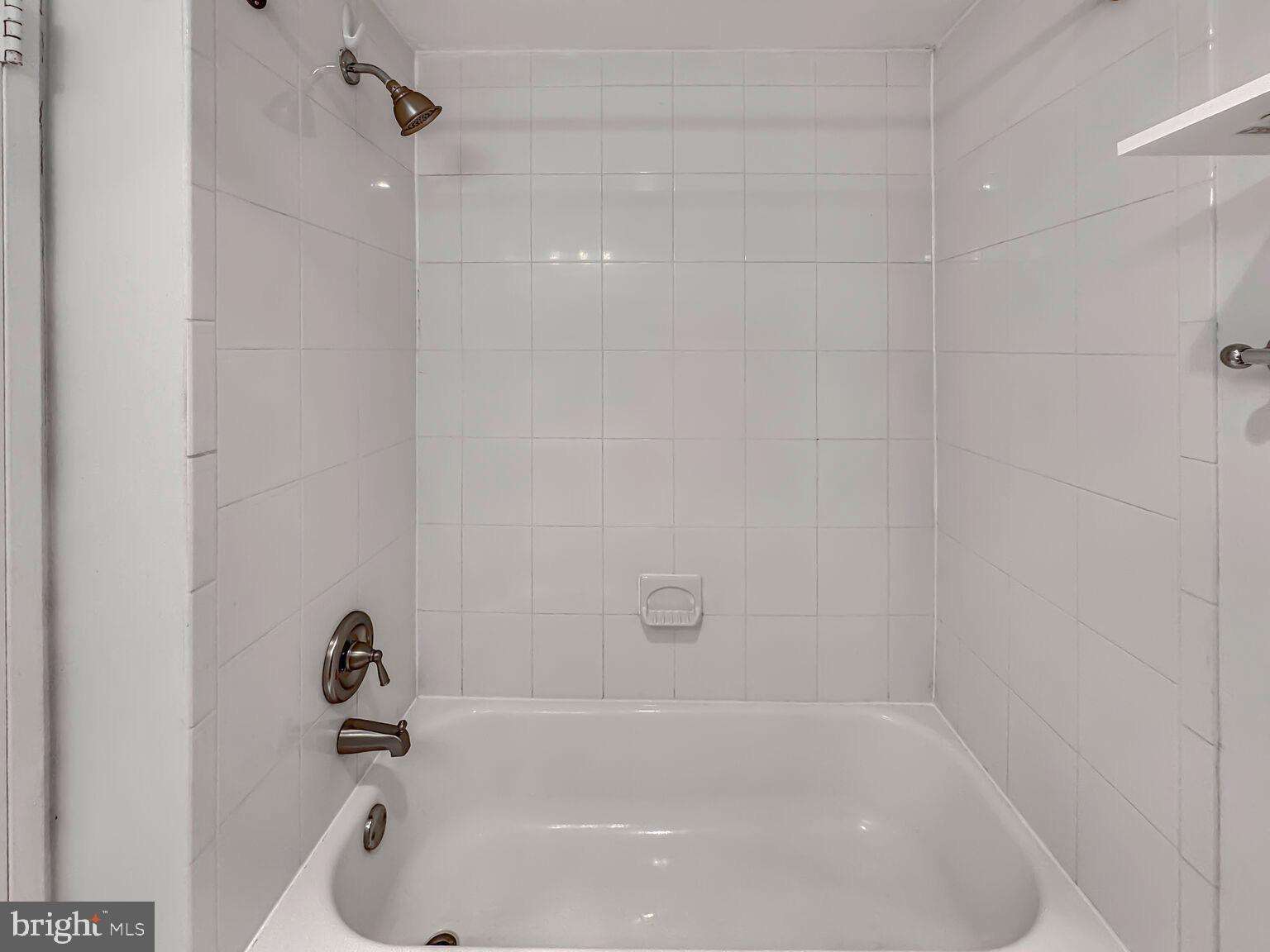 MAIN STREET GREEN - Residential Lease