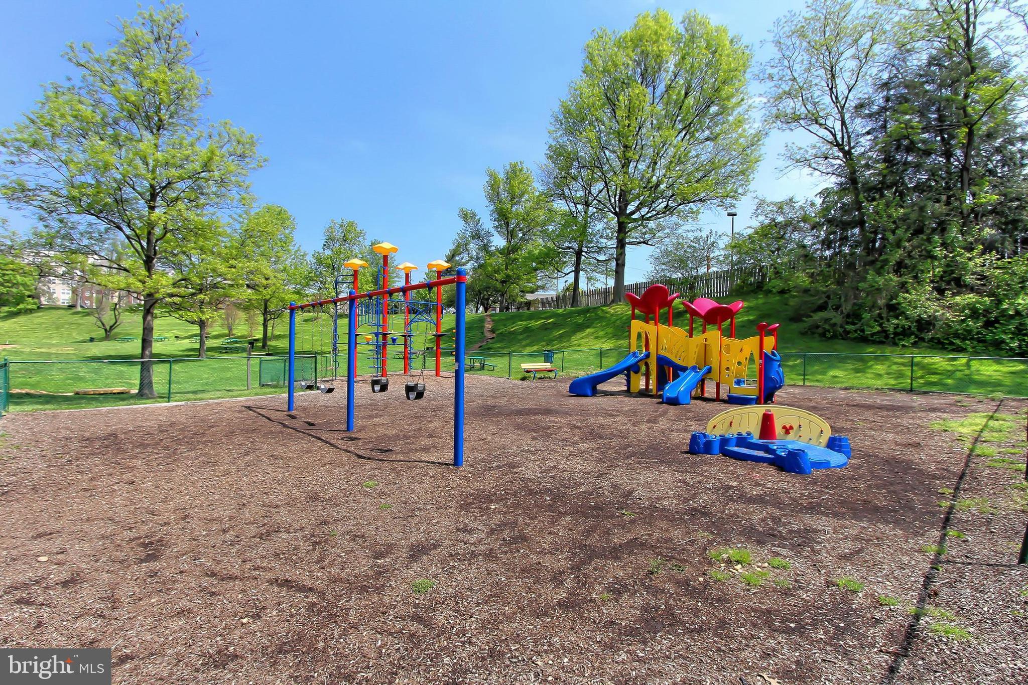 SKYLINE PLAZA - Residential