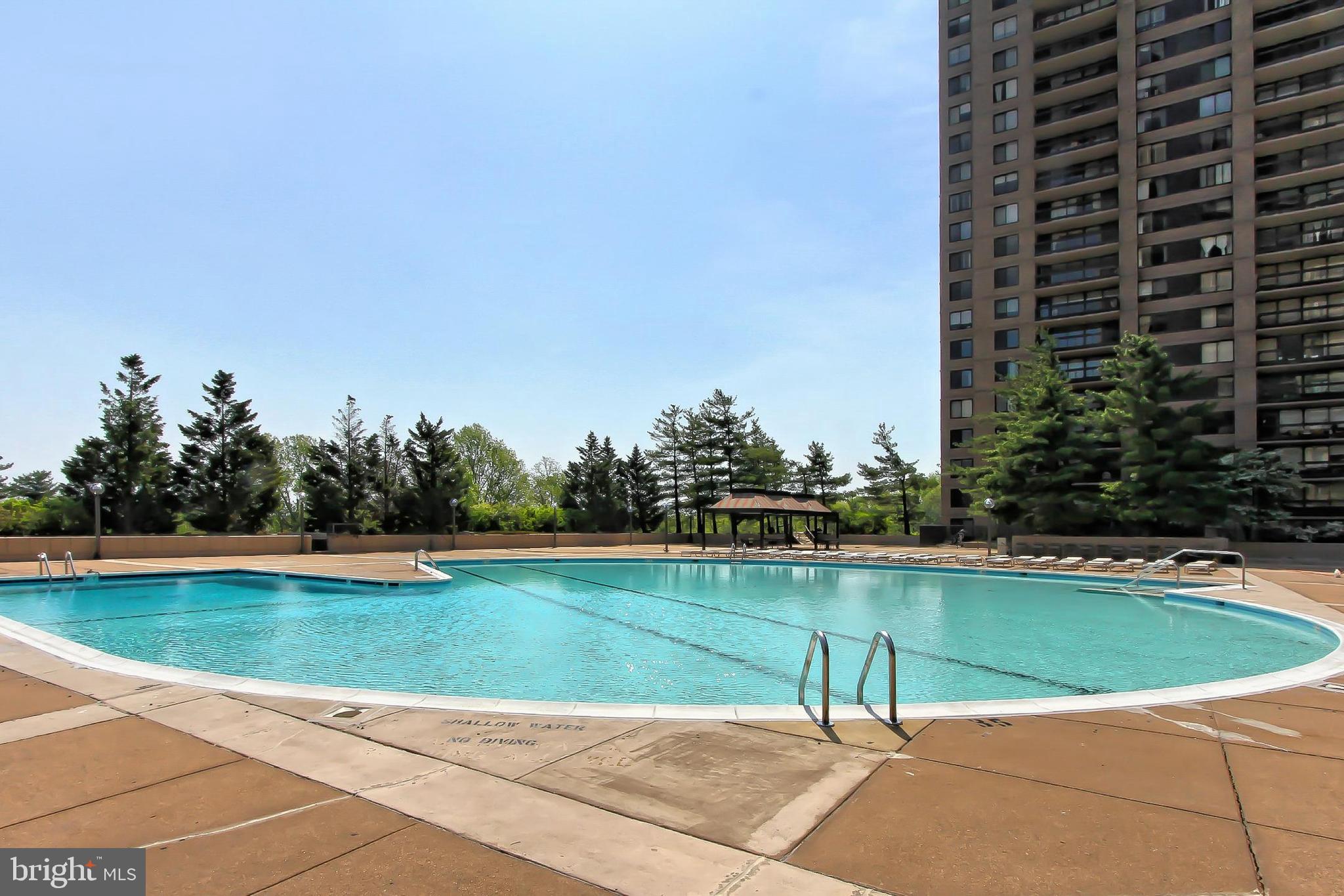 SKYLINE PLAZA - Residential