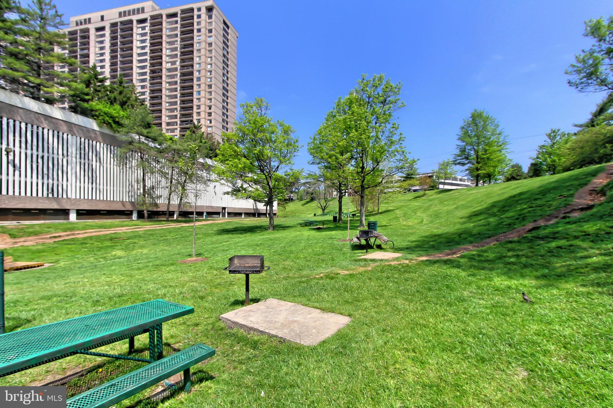 SKYLINE PLAZA - Residential