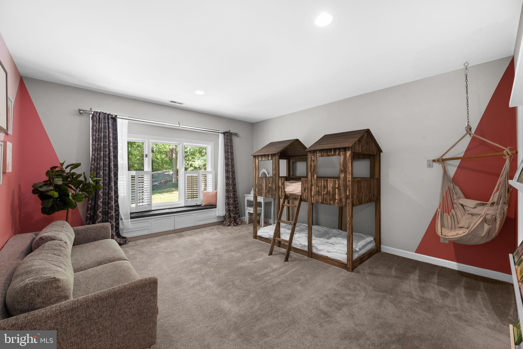 VILLAGE OF HARPERS CHOICE - Residential