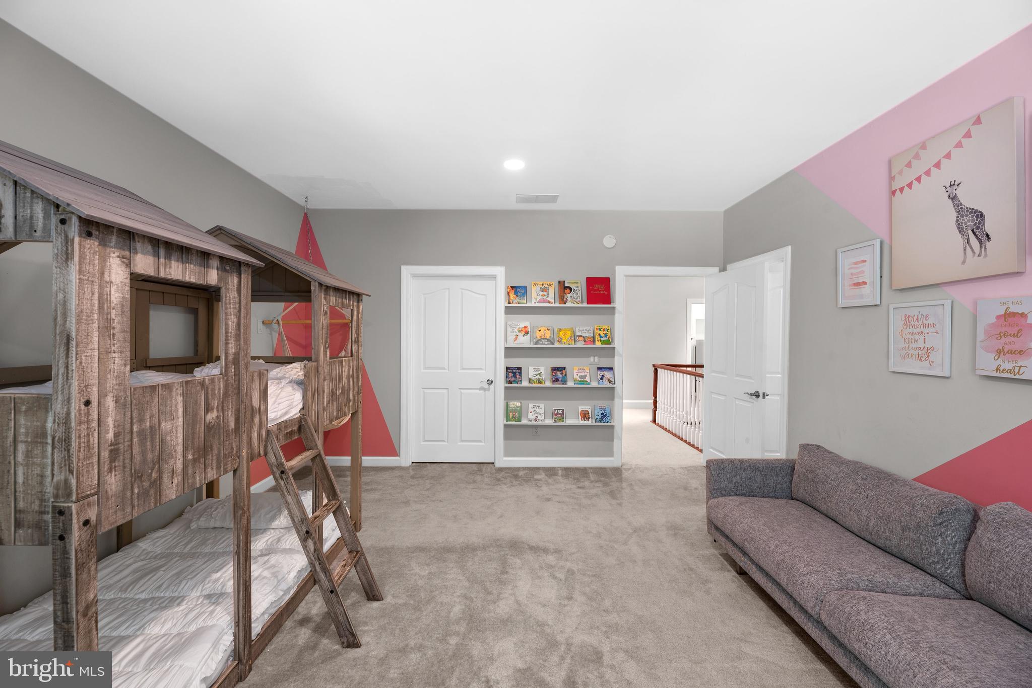 VILLAGE OF HARPERS CHOICE - Residential