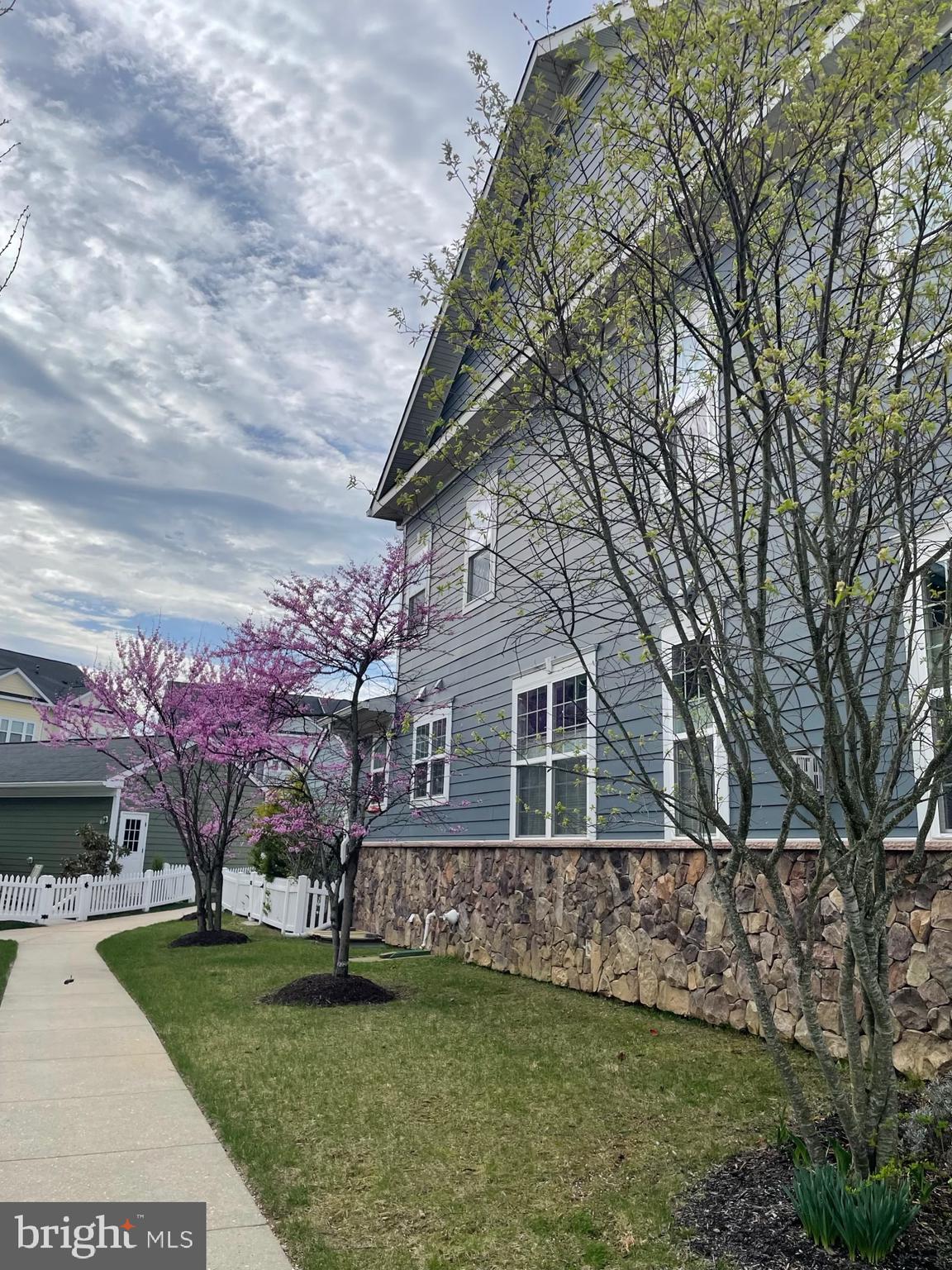 6050 LOGANS WAY