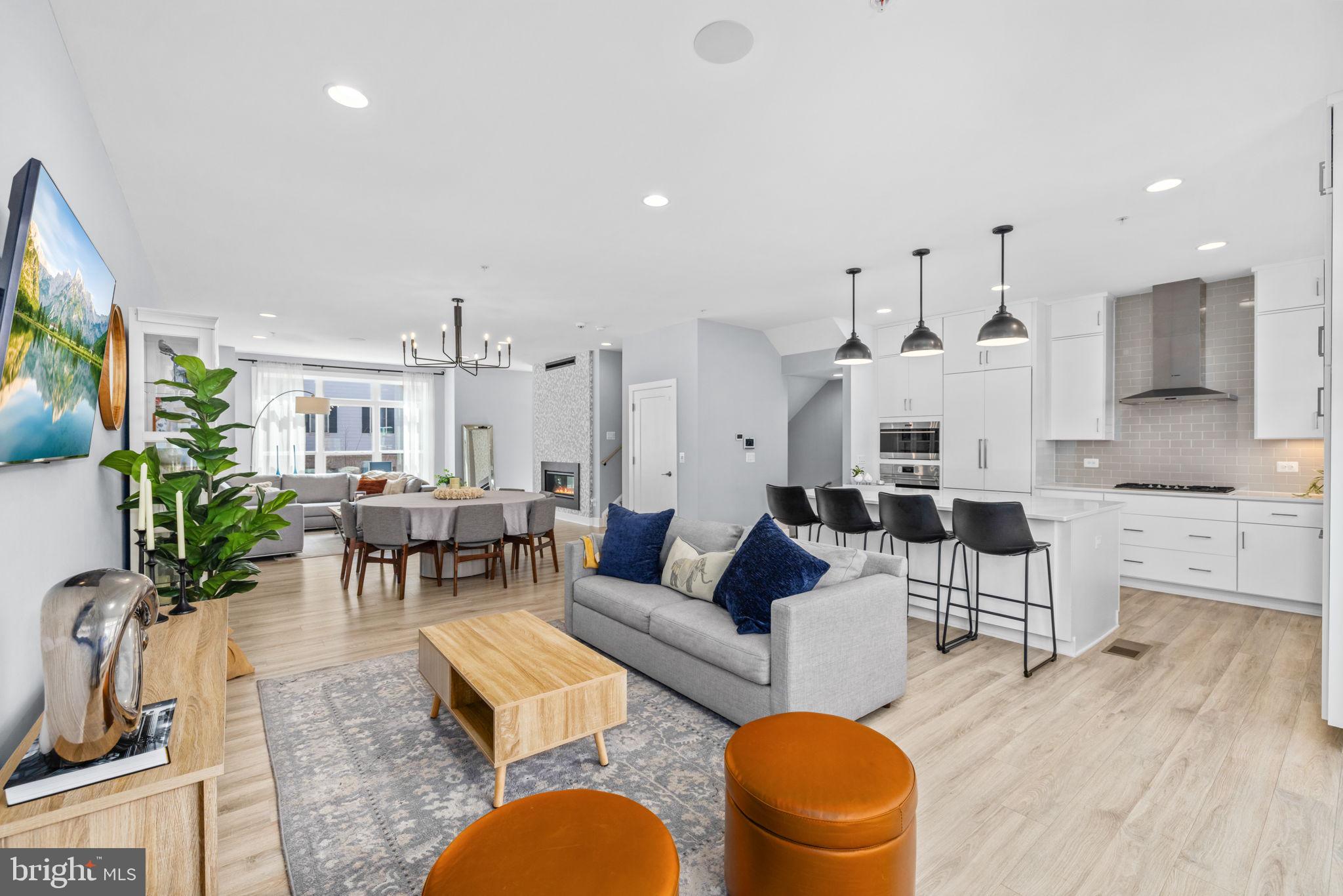 TOWER OAKS - Residential