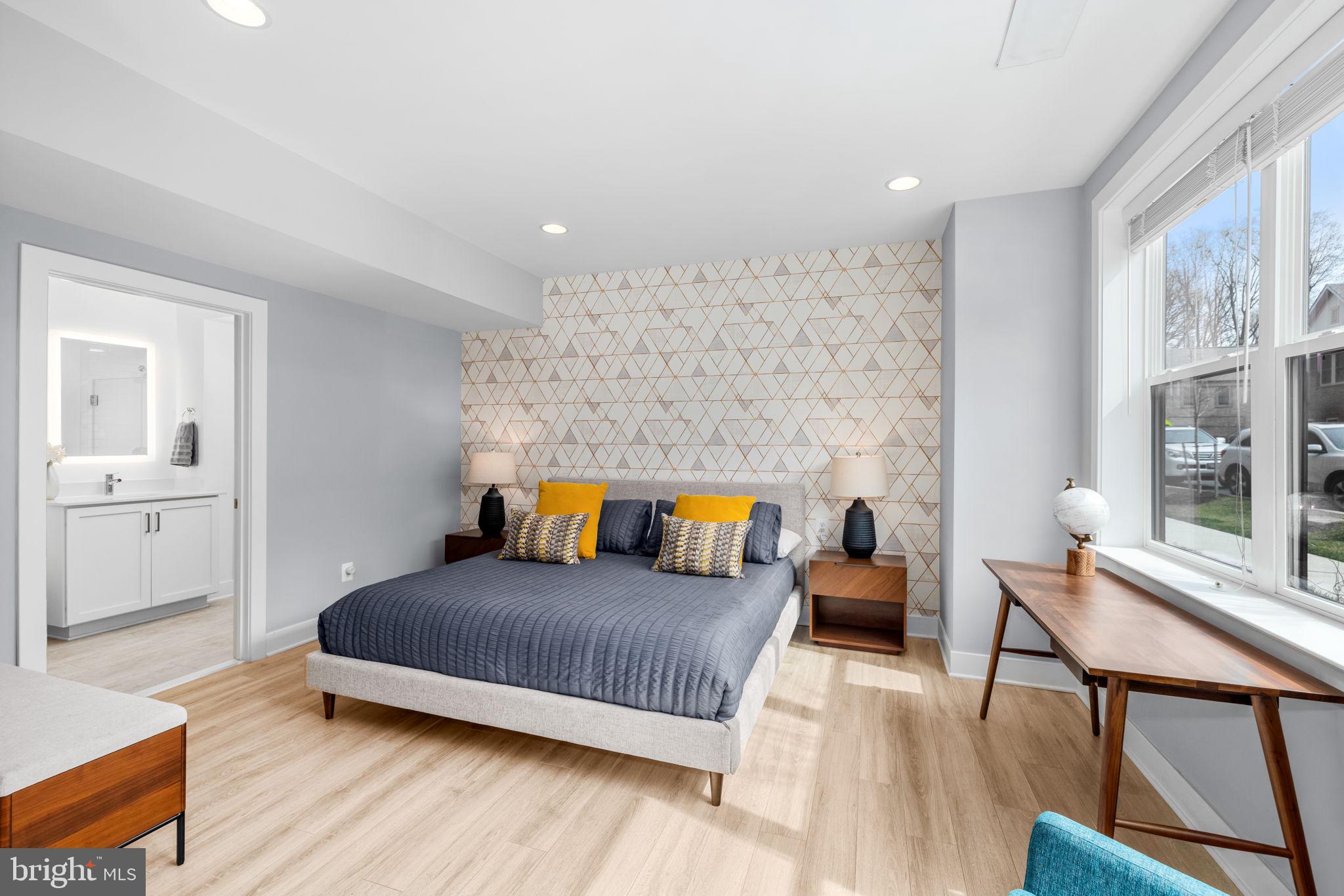 TOWER OAKS - Residential