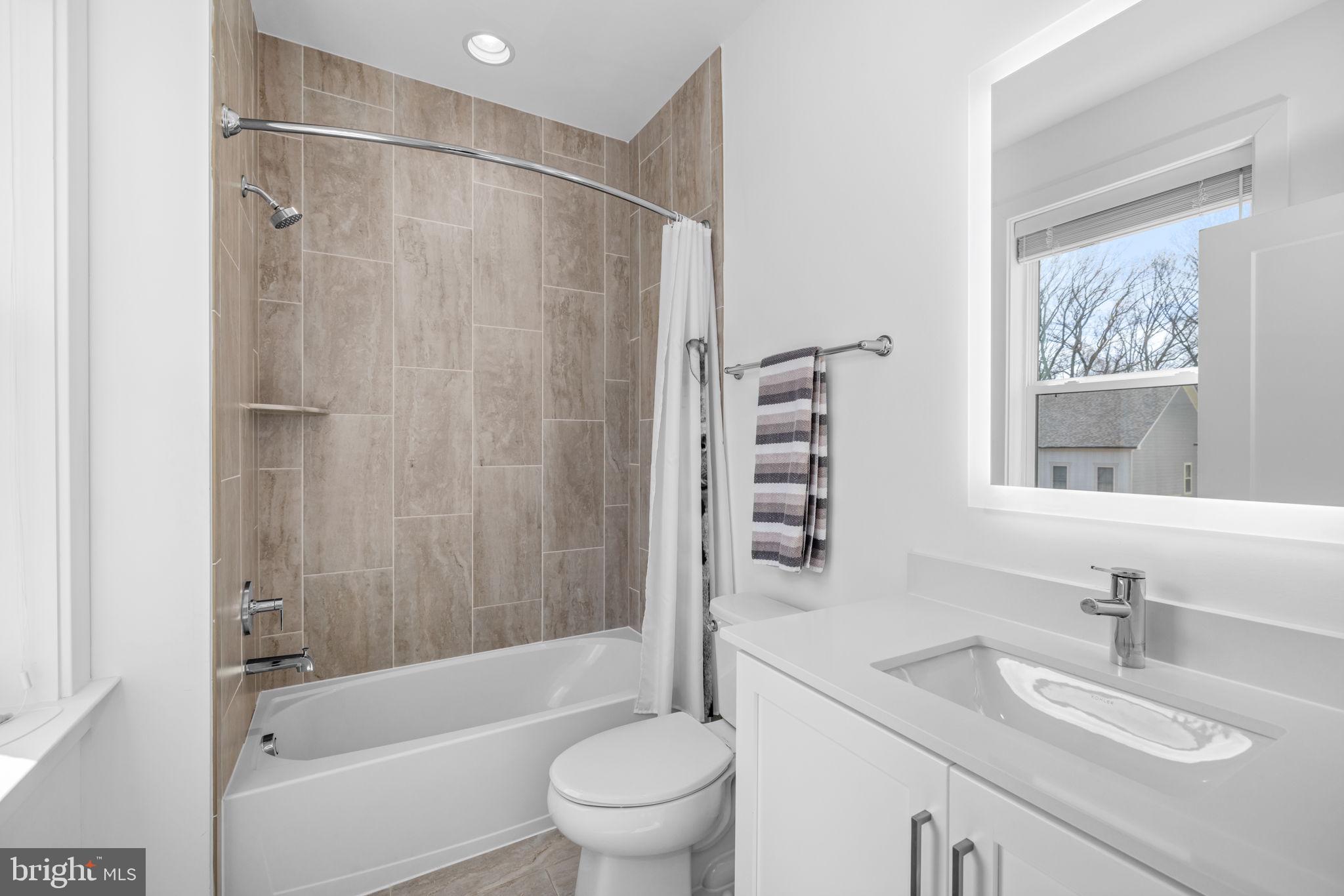 TOWER OAKS - Residential