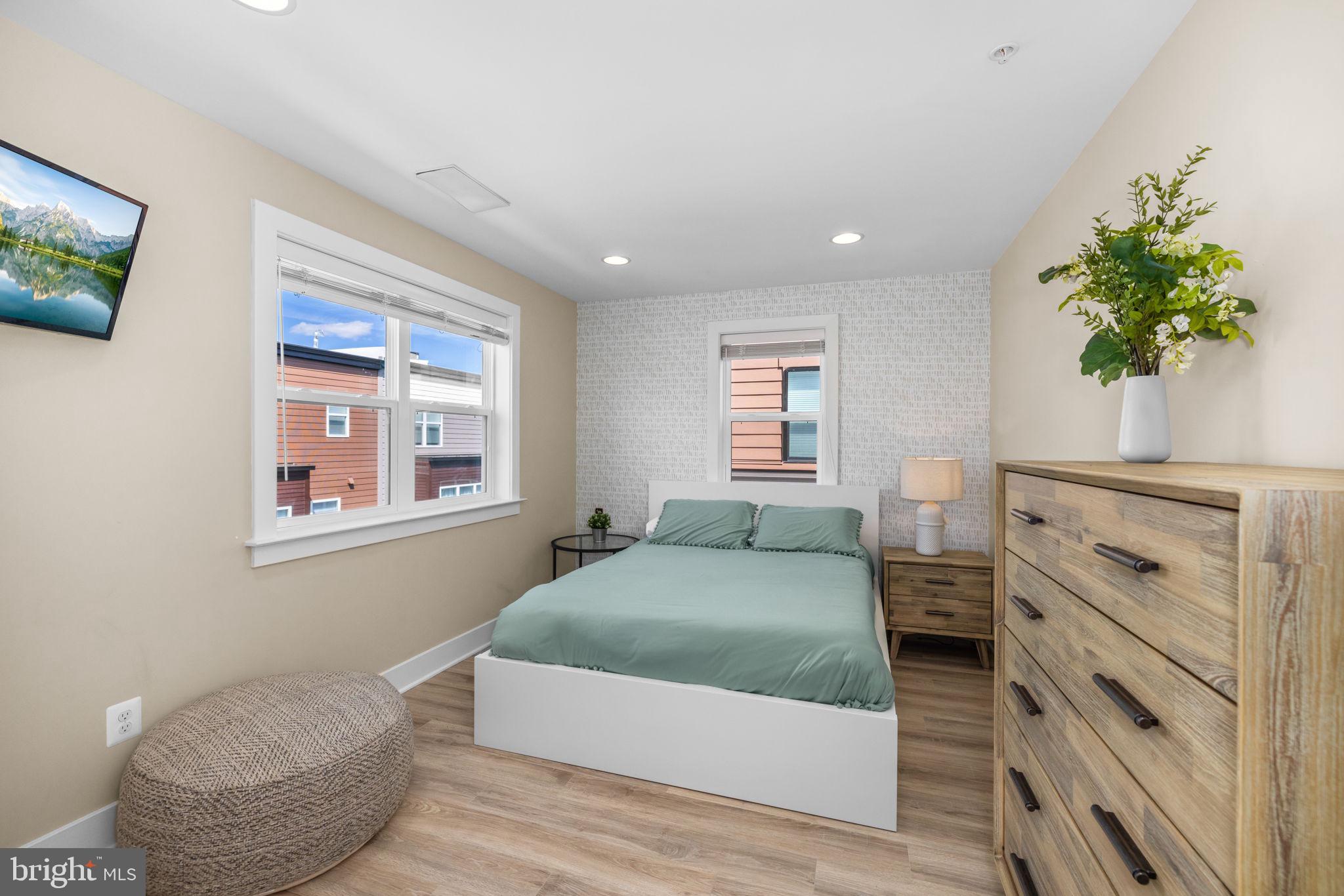 TOWER OAKS - Residential