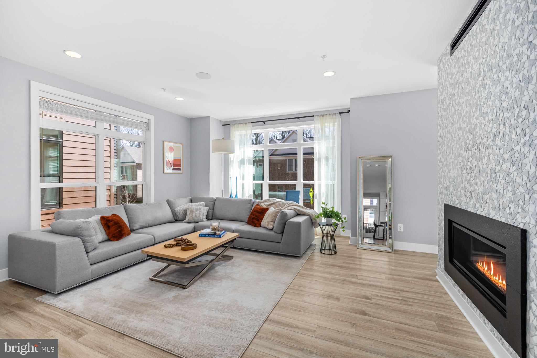 TOWER OAKS - Residential